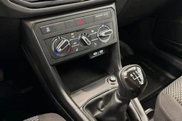 keltainen Volkswagen T-Cross 2024 kuva 24.
