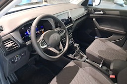 sininen Volkswagen T-Cross 2024 kuva 6.