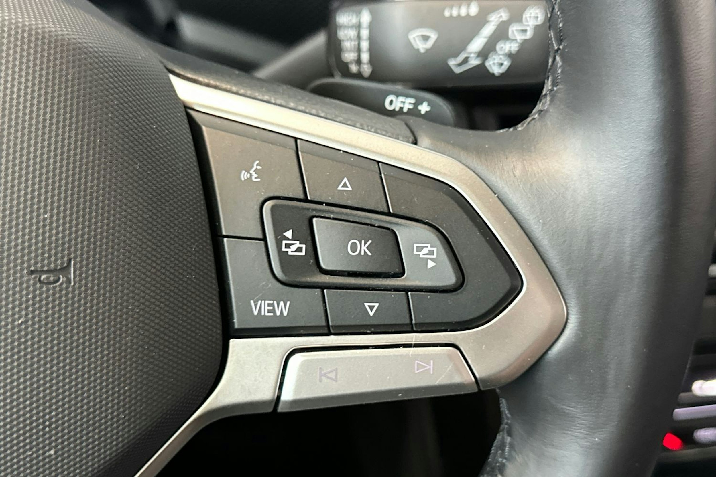 harmaa Volkswagen T-Cross 2024 kuva 19.