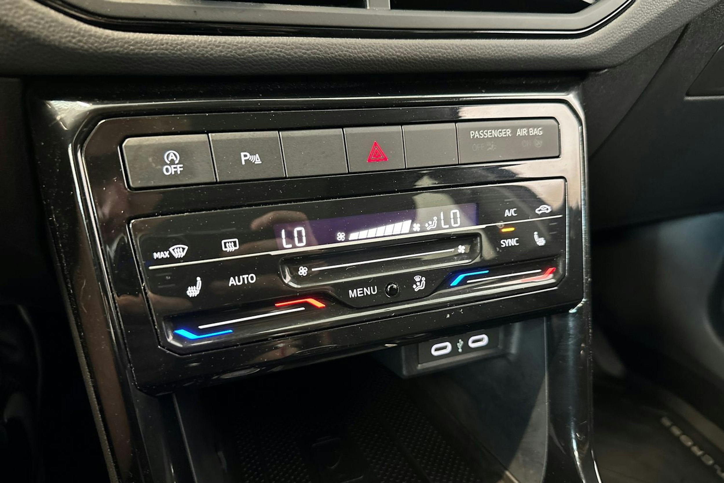 harmaa Volkswagen T-Cross 2024 kuva 22.
