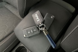 harmaa Volkswagen T-Cross 2024 kuva 26.