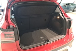 punainen Volkswagen T-Cross 2024 kuva 13.