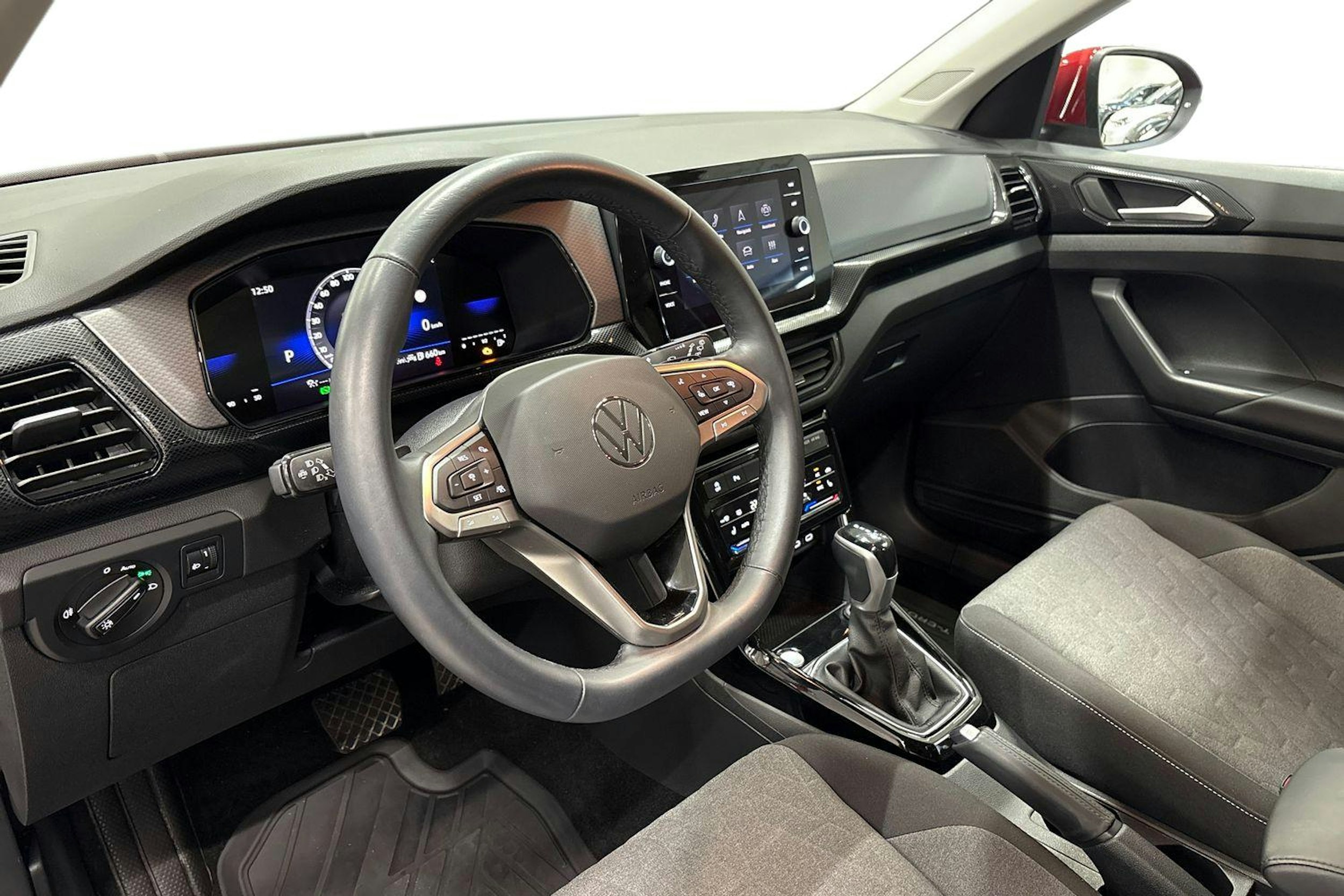 punainen Volkswagen T-Cross 2024 kuva 7.