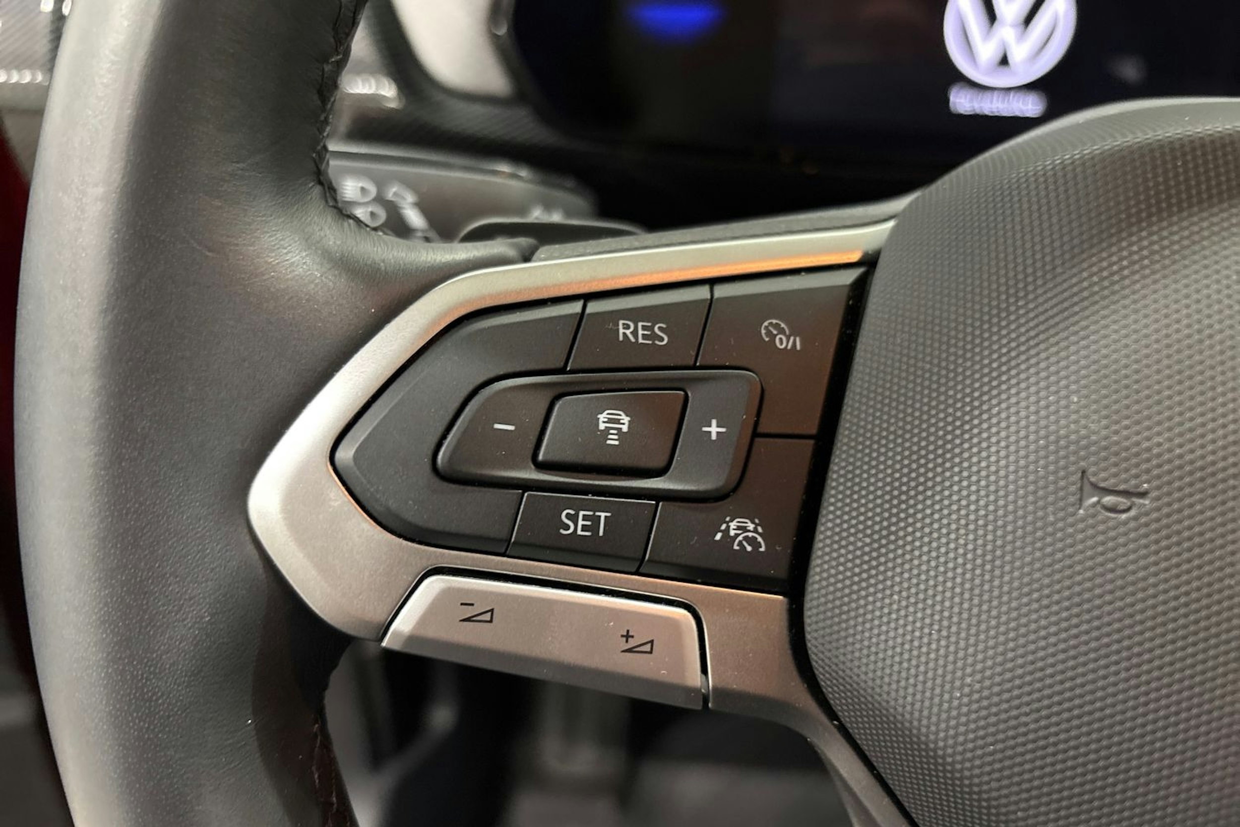 punainen Volkswagen T-Cross 2024 kuva 18.