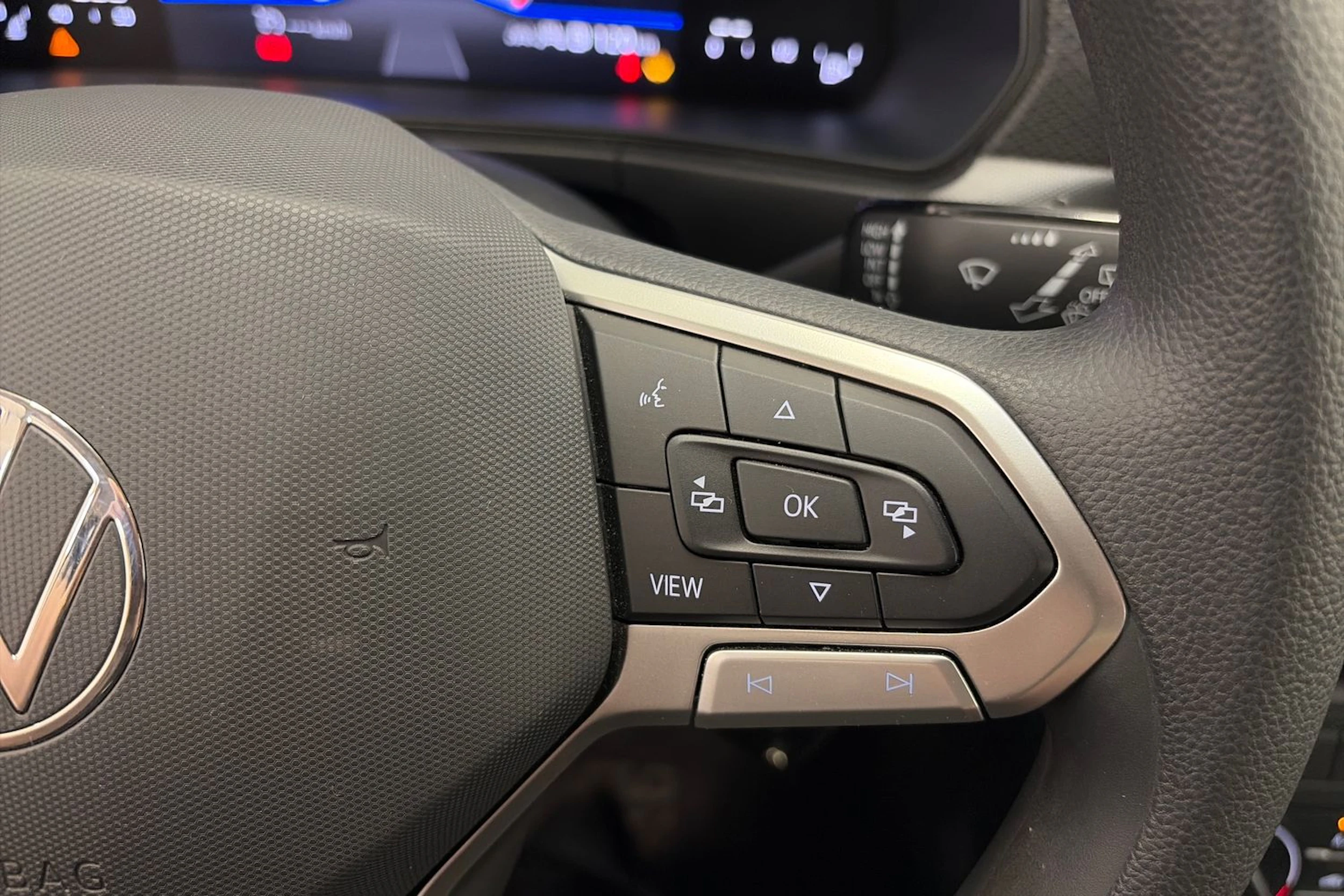 musta Volkswagen T-Cross 2024 kuva 19.