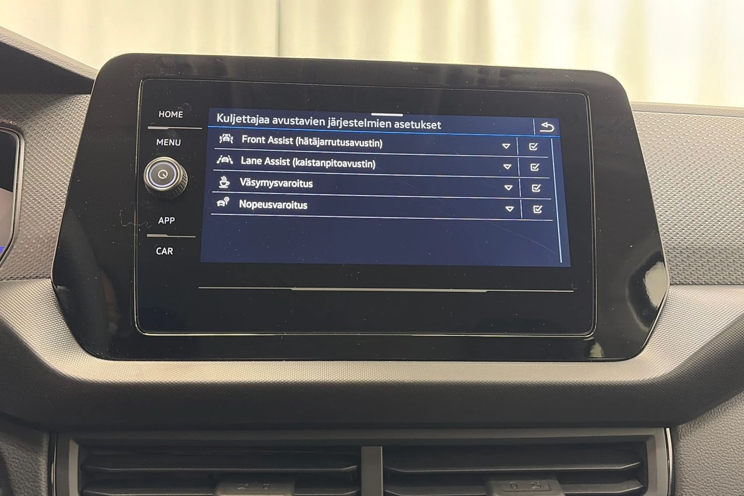musta Volkswagen T-Cross 2024 kuva 22.