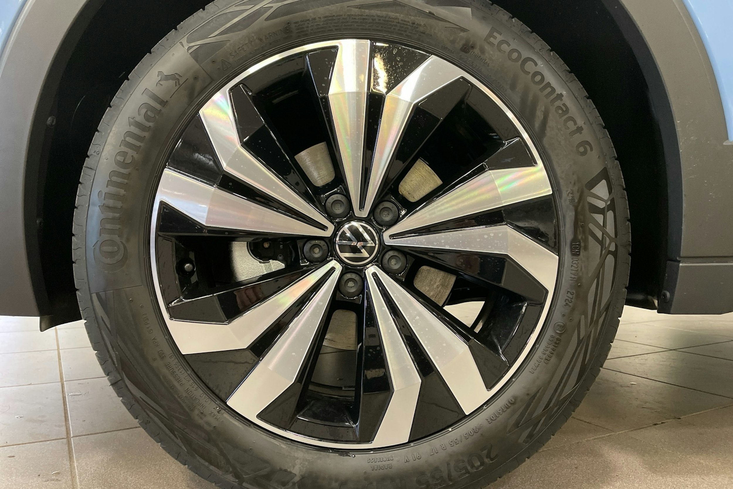 sininen Volkswagen T-Cross 2024 kuva 9.