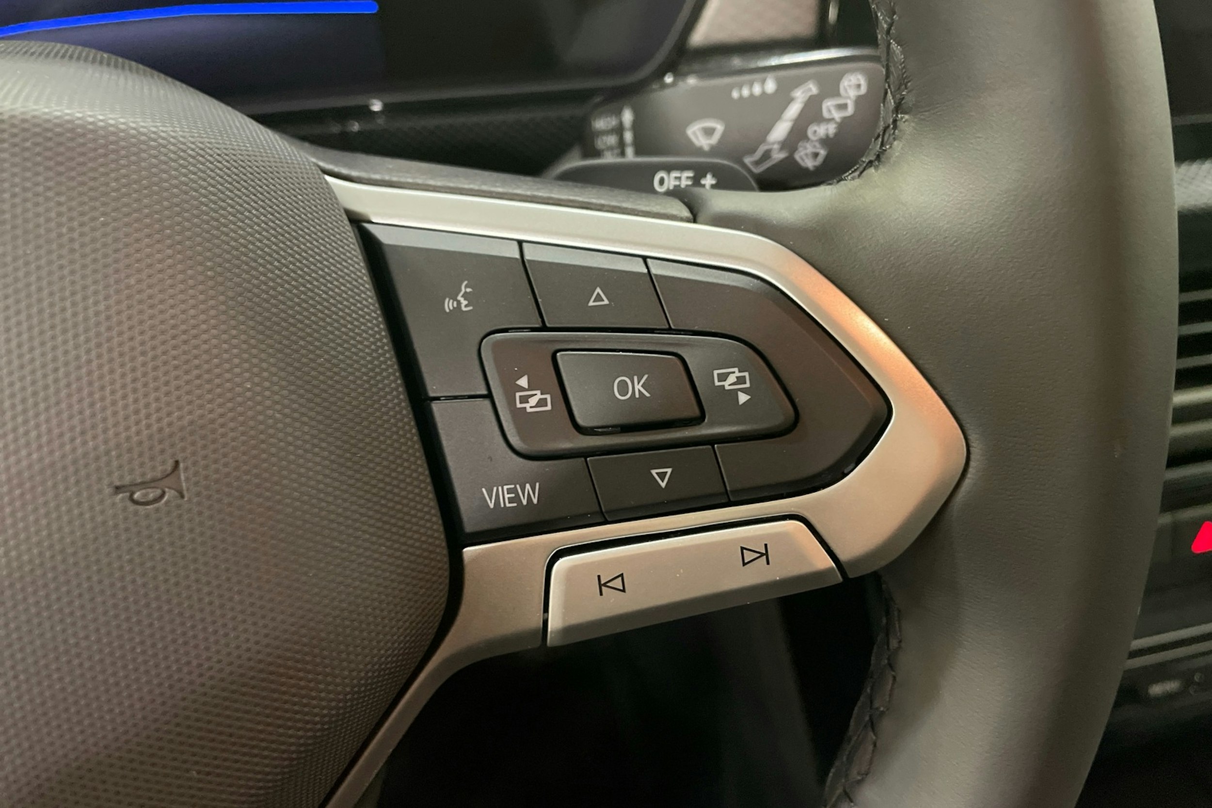 sininen Volkswagen T-Cross 2024 kuva 14.