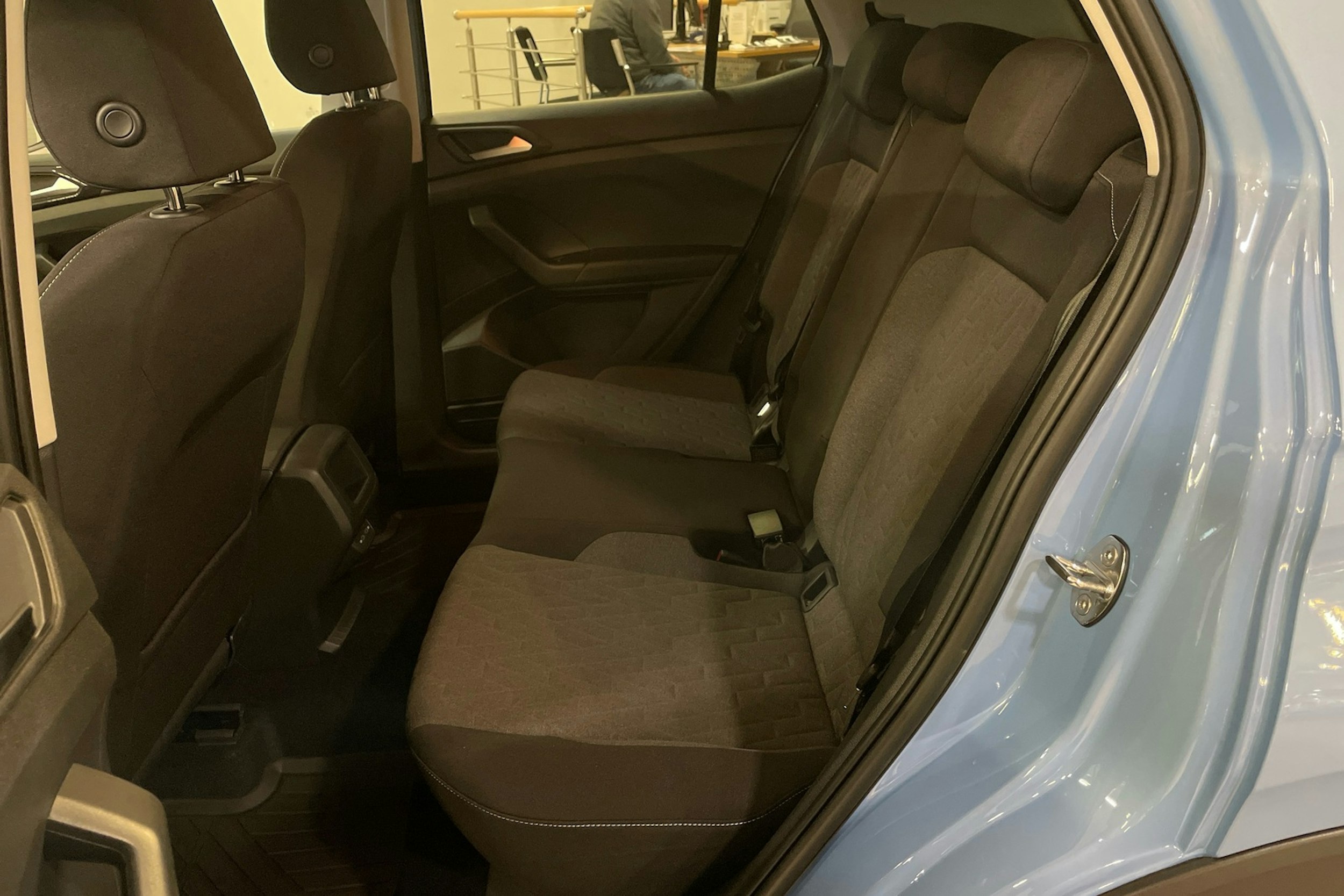 sininen Volkswagen T-Cross 2024 kuva 23.