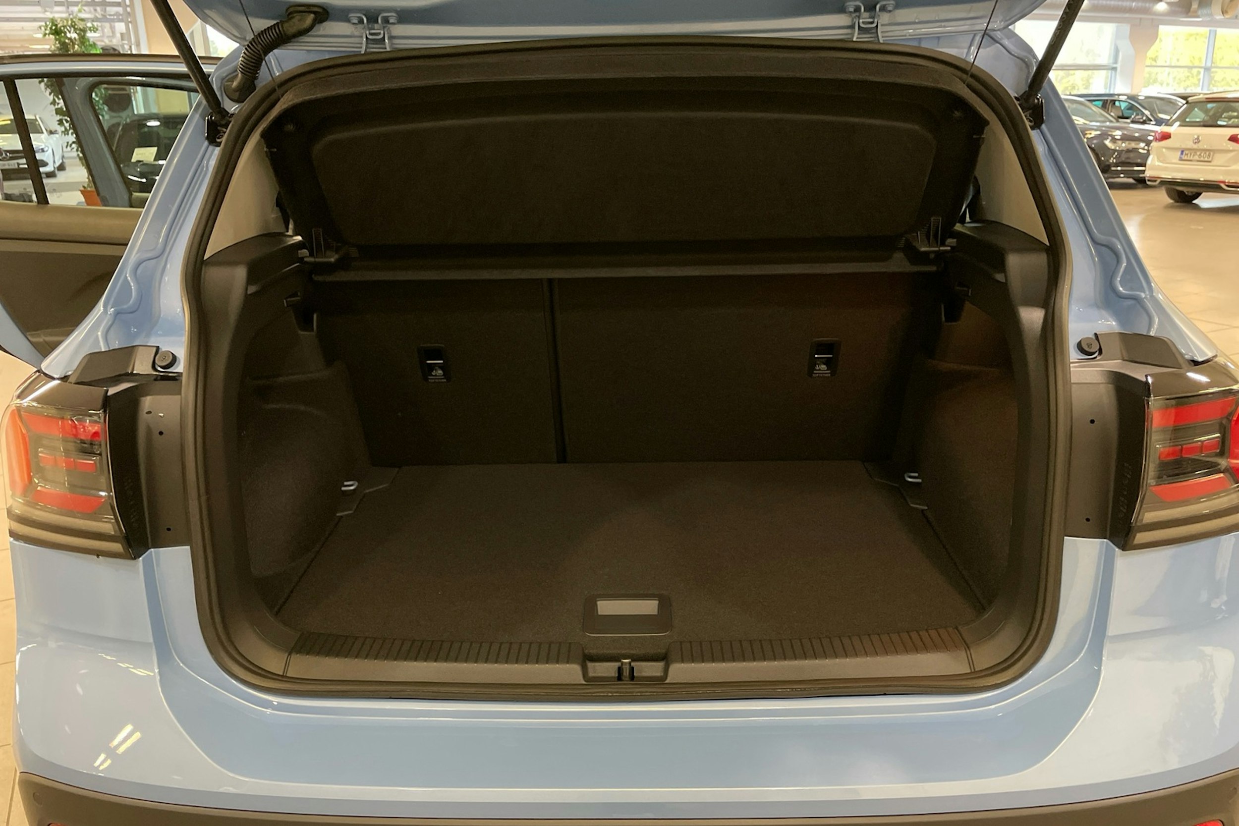 sininen Volkswagen T-Cross 2024 kuva 25.