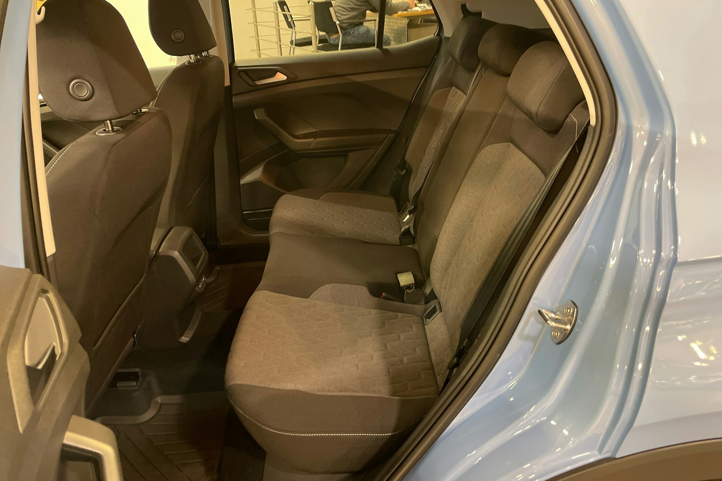 sininen Volkswagen T-Cross 2024 kuva 28.