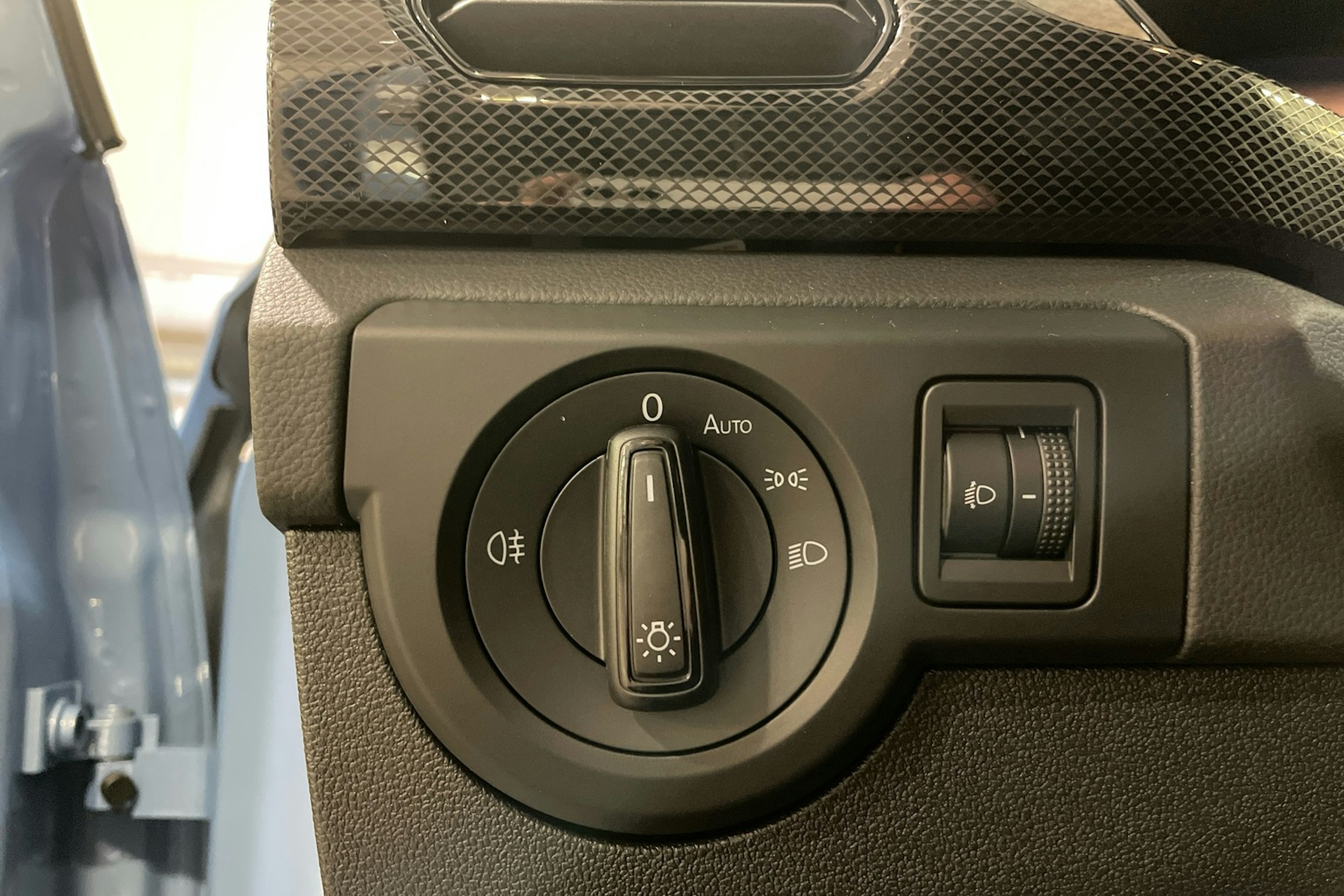 sininen Volkswagen T-Cross 2024 kuva 30.