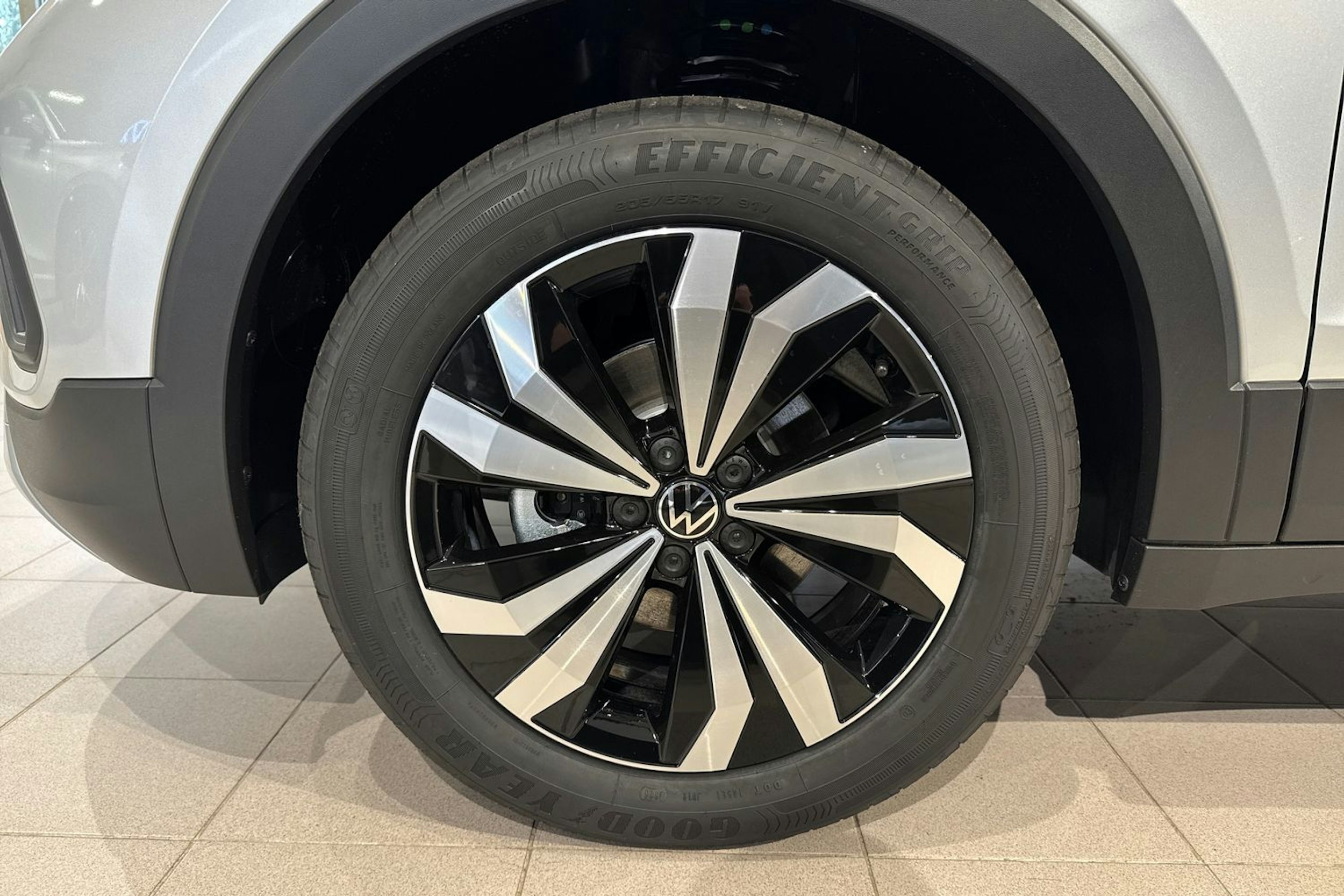 met. harmaa Volkswagen T-Cross 2025 kuva 9.