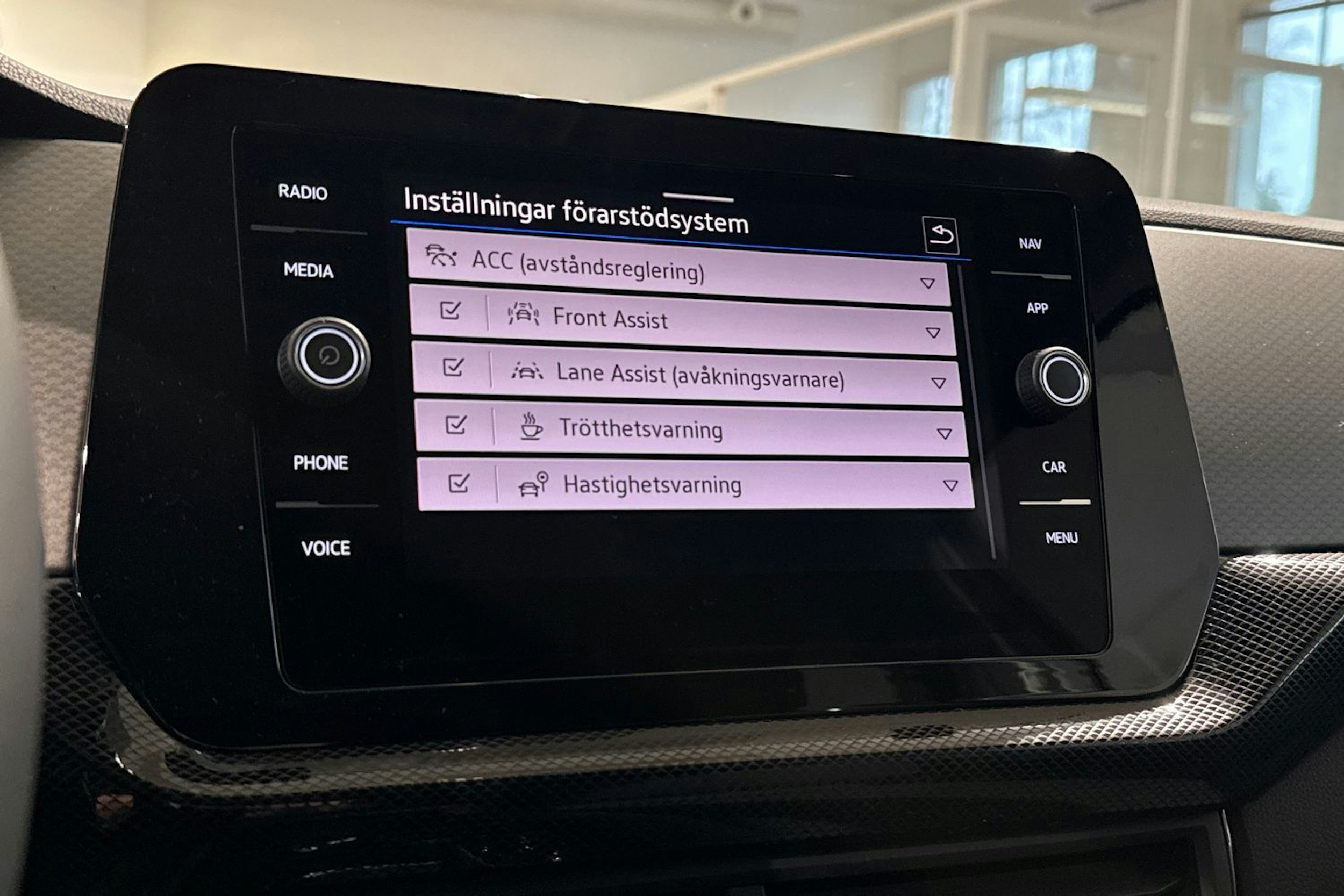 met. harmaa Volkswagen T-Cross 2025 kuva 15.