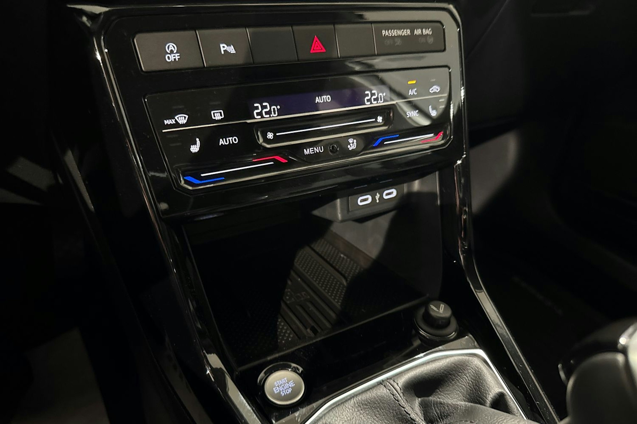 met. harmaa Volkswagen T-Cross 2025 kuva 17.