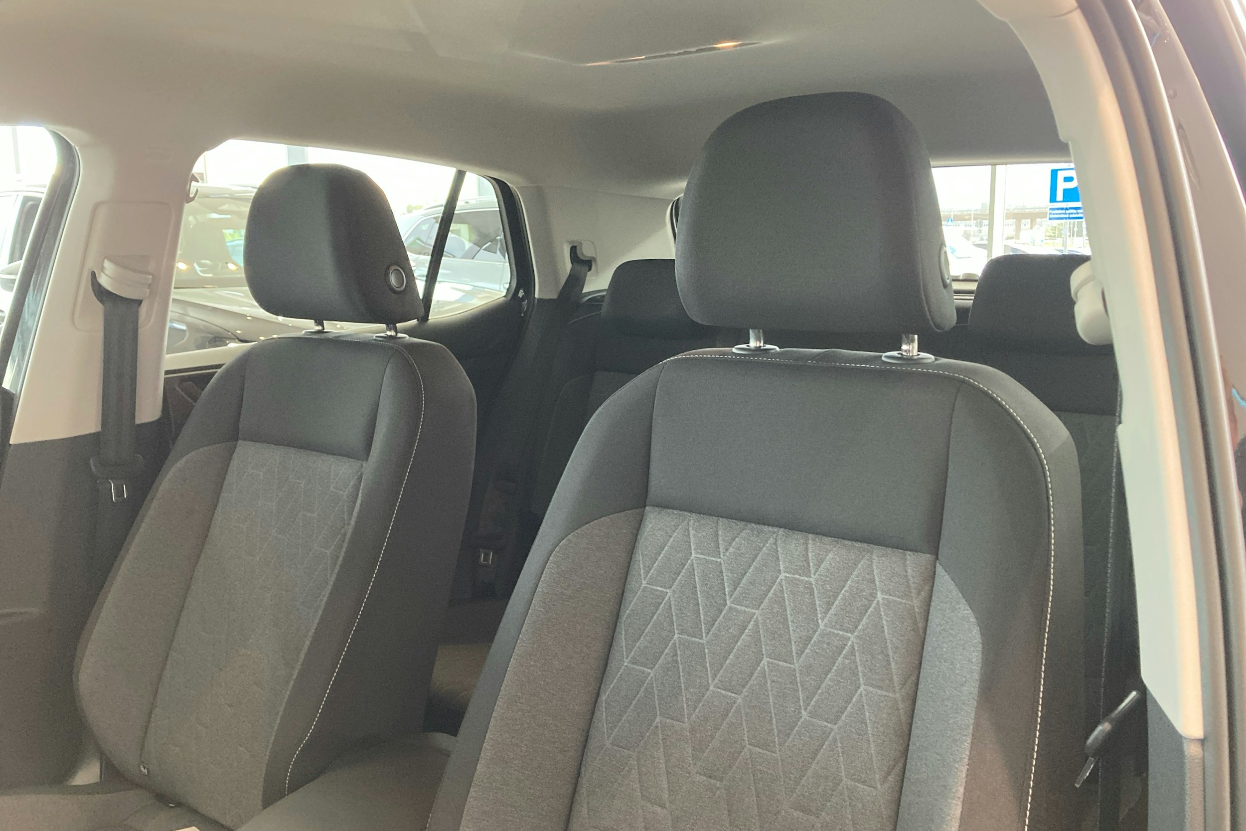 musta Volkswagen T-Cross 2025 kuva 11.