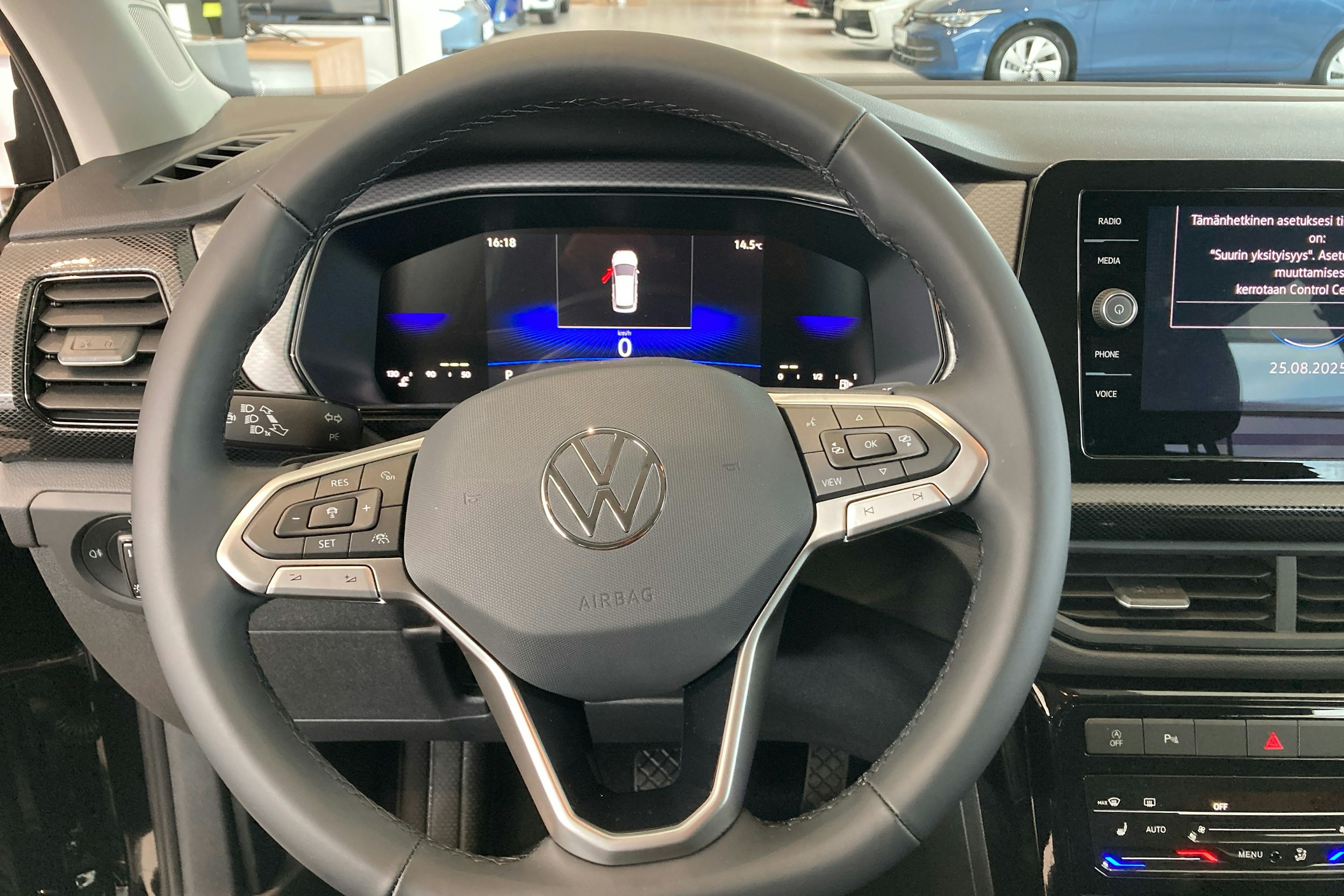 musta Volkswagen T-Cross 2025 kuva 12.