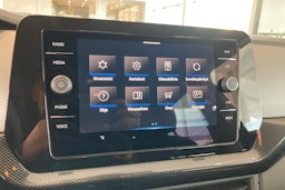 musta Volkswagen T-Cross 2025 kuva 14.