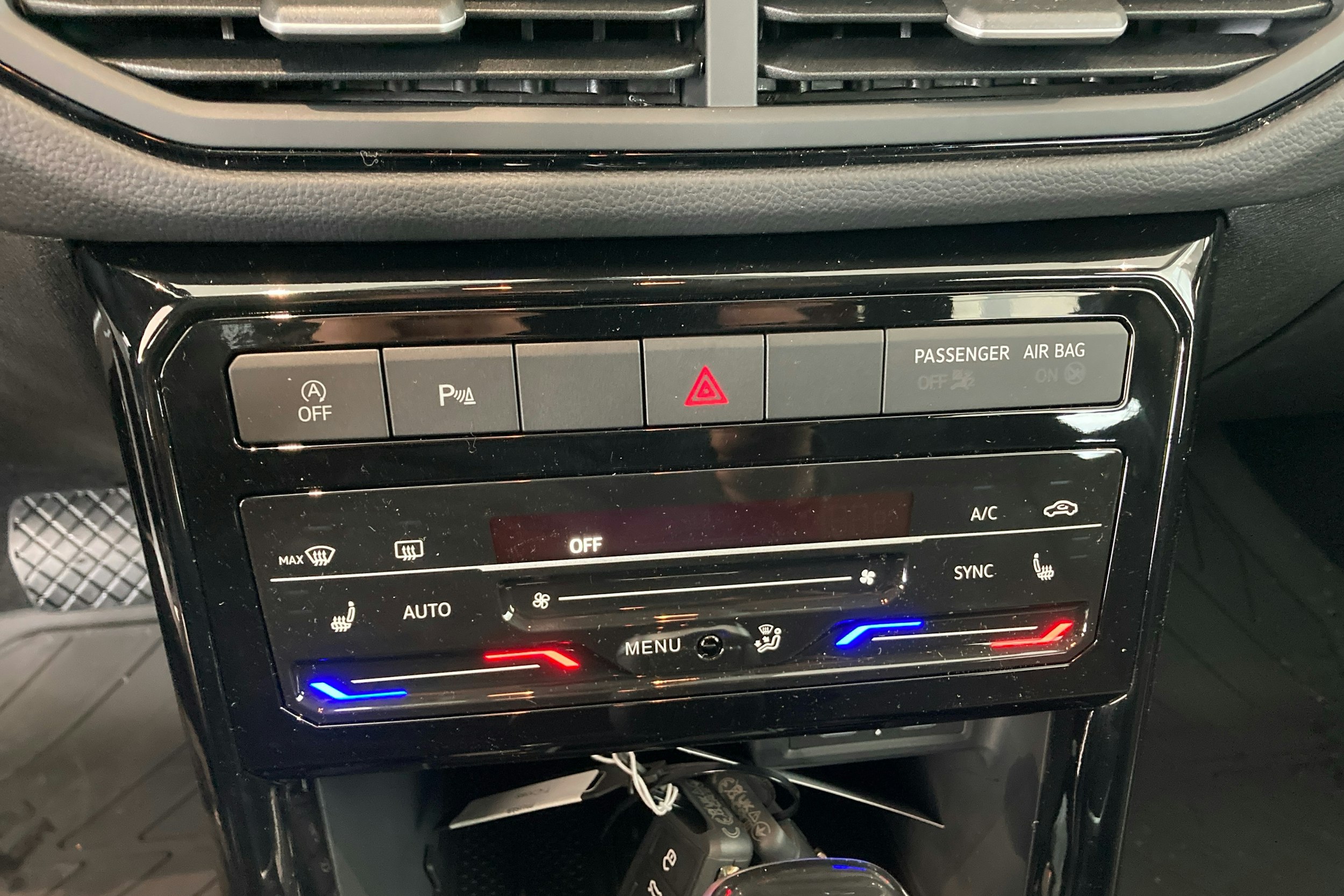 musta Volkswagen T-Cross 2025 kuva 15.