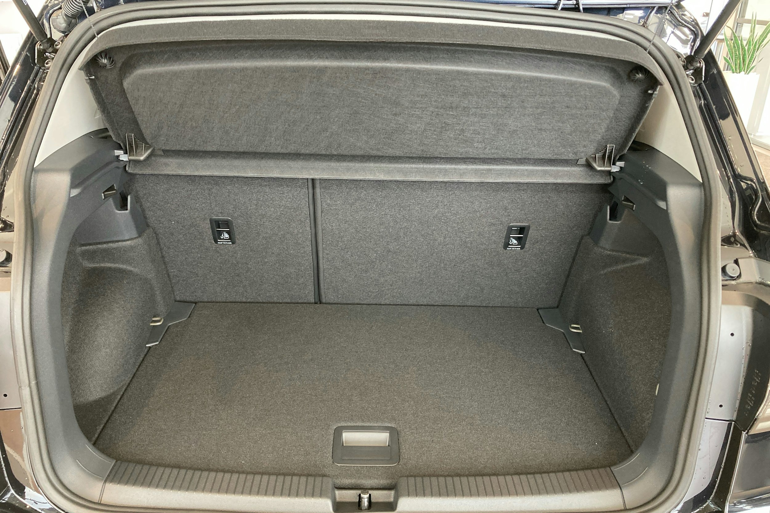 musta Volkswagen T-Cross 2025 kuva 17.