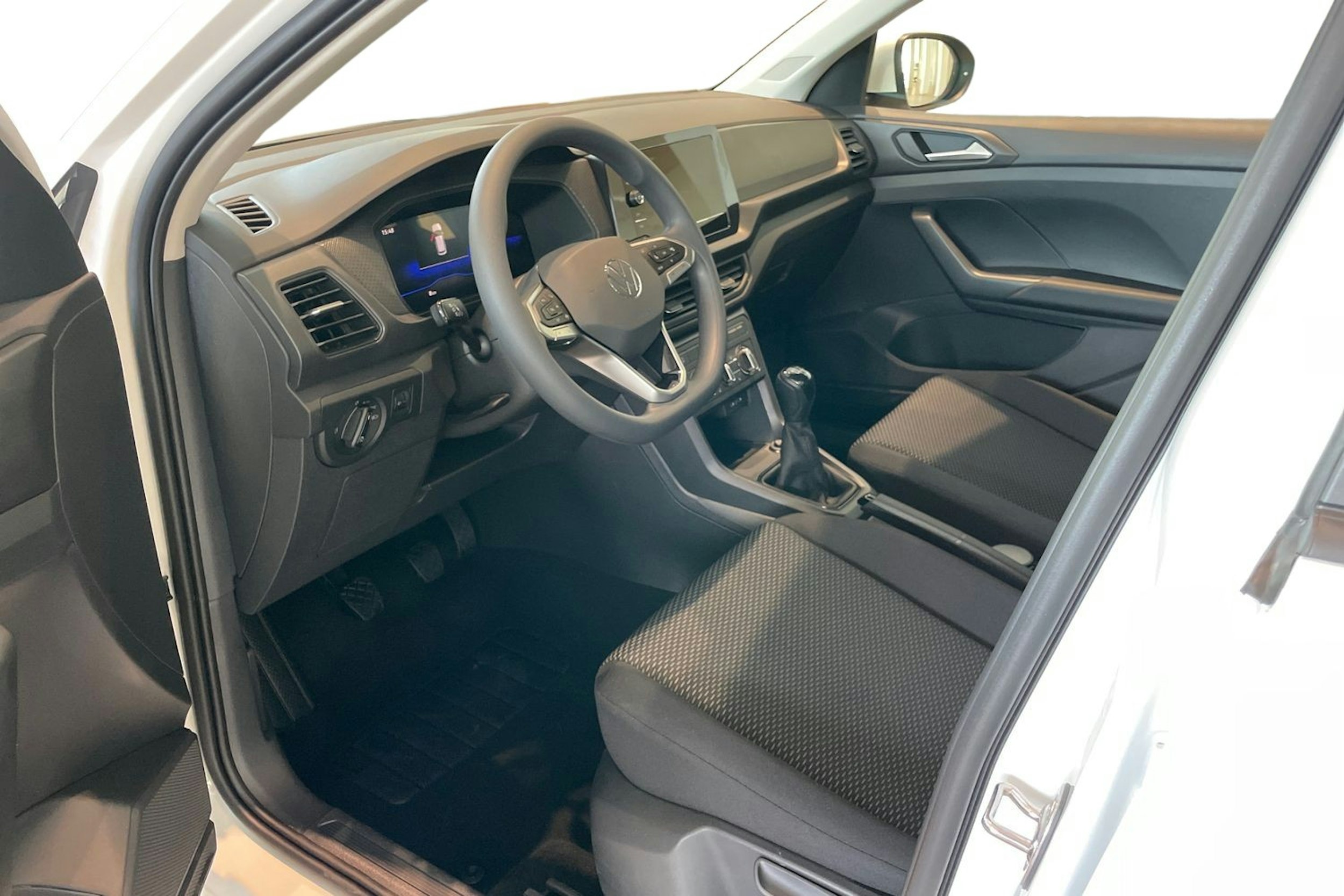valkoinen Volkswagen T-Cross 2025 kuva 6.