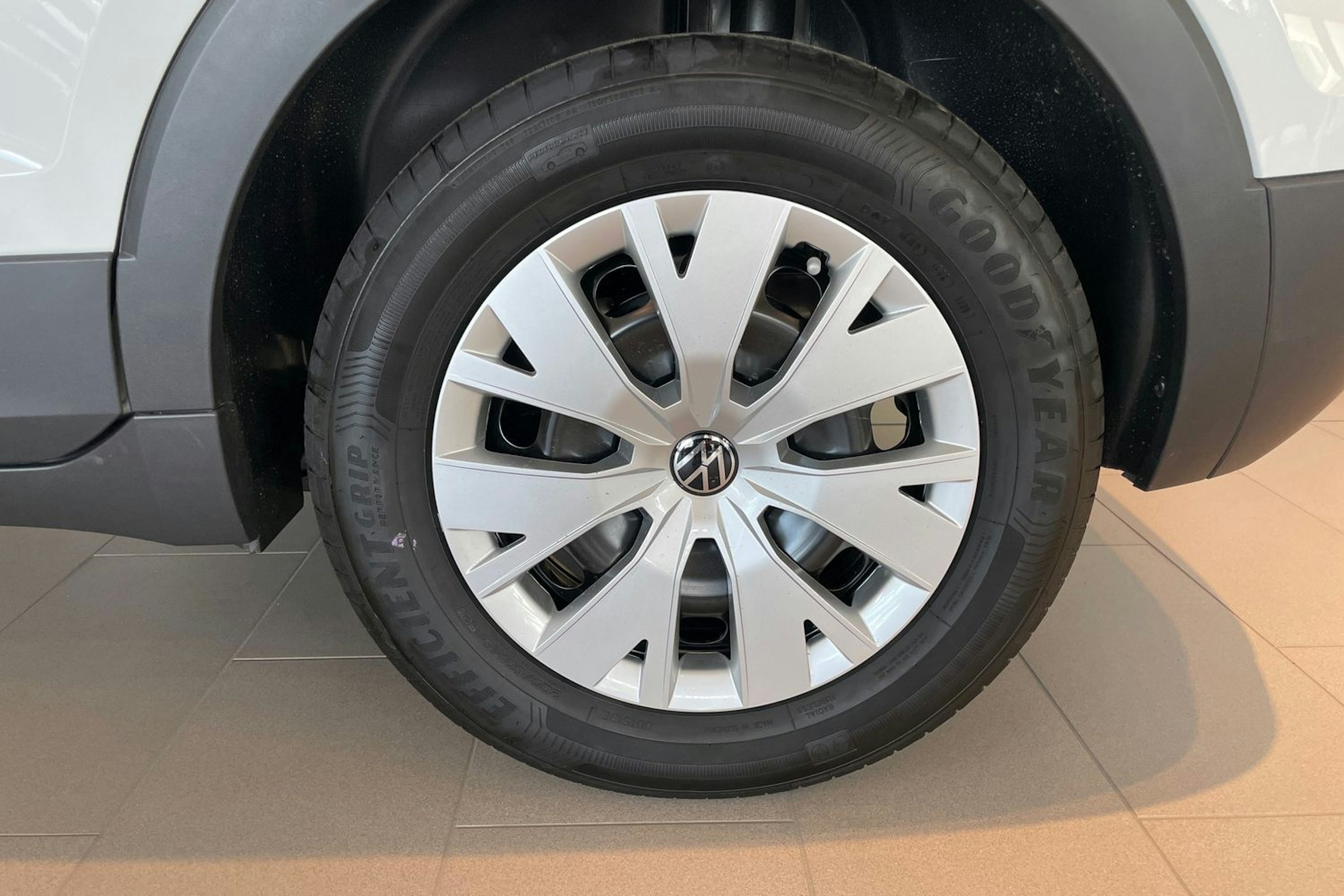 valkoinen Volkswagen T-Cross 2025 kuva 10.