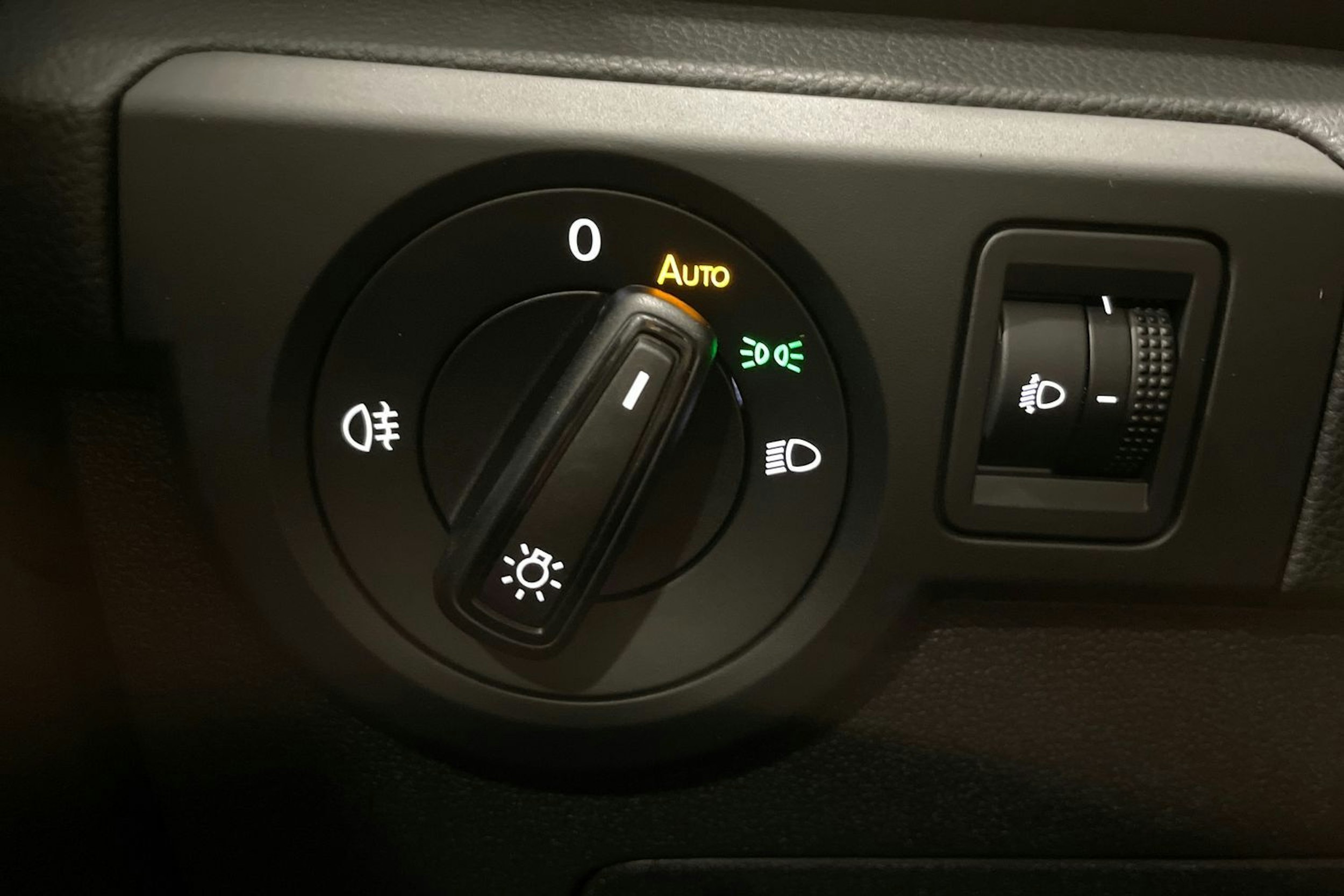 met. harmaa Volkswagen T-Cross 2025 kuva 7.