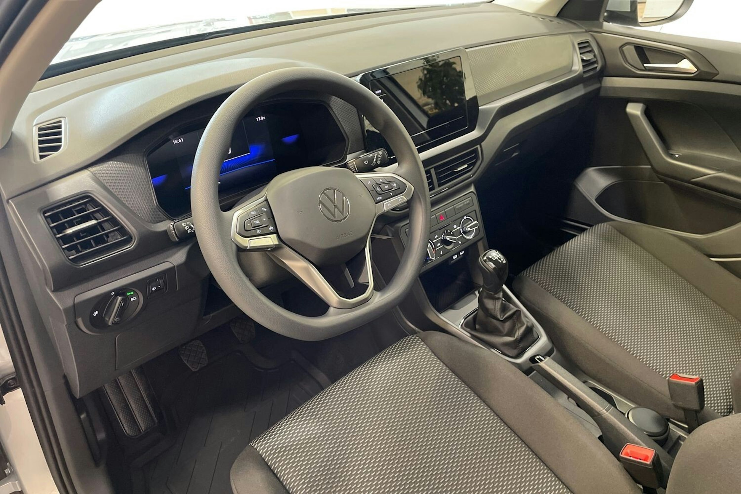 met. harmaa Volkswagen T-Cross 2025 kuva 16.