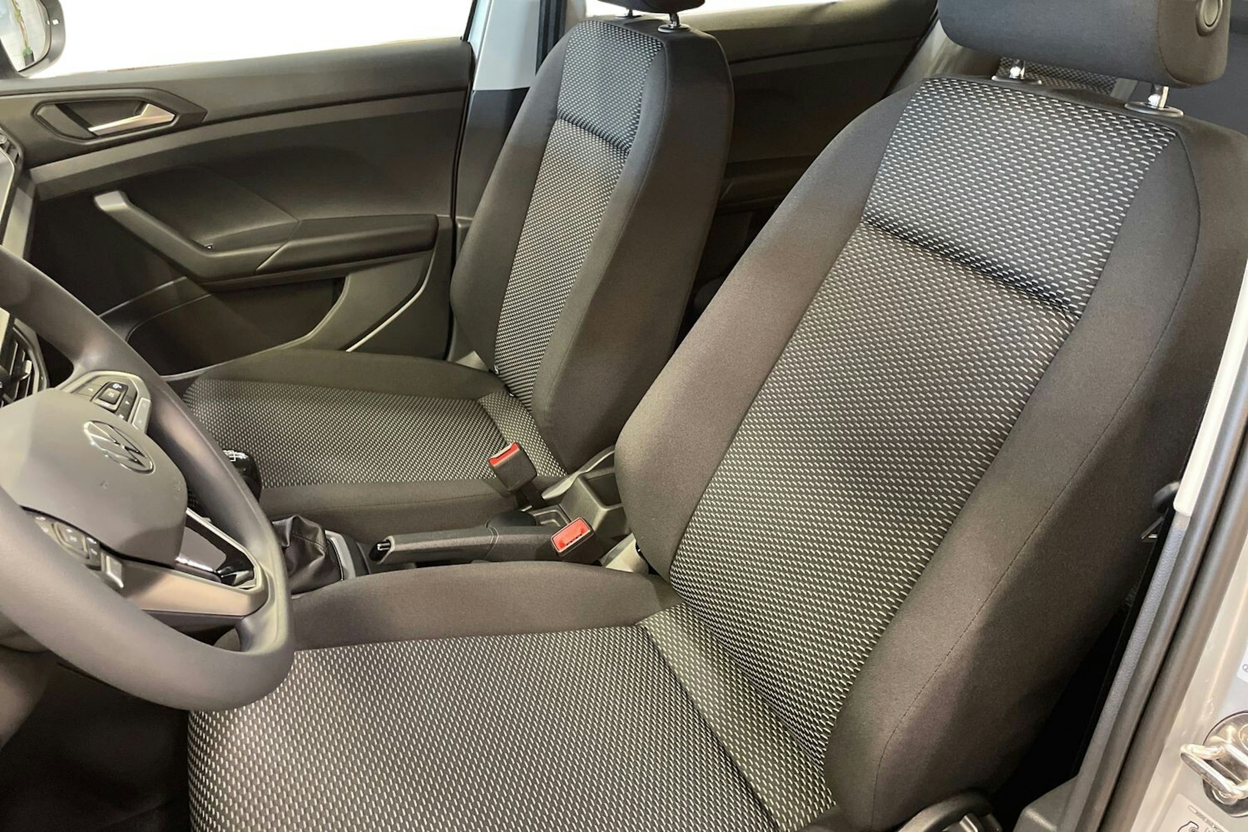 met. harmaa Volkswagen T-Cross 2025 kuva 18.