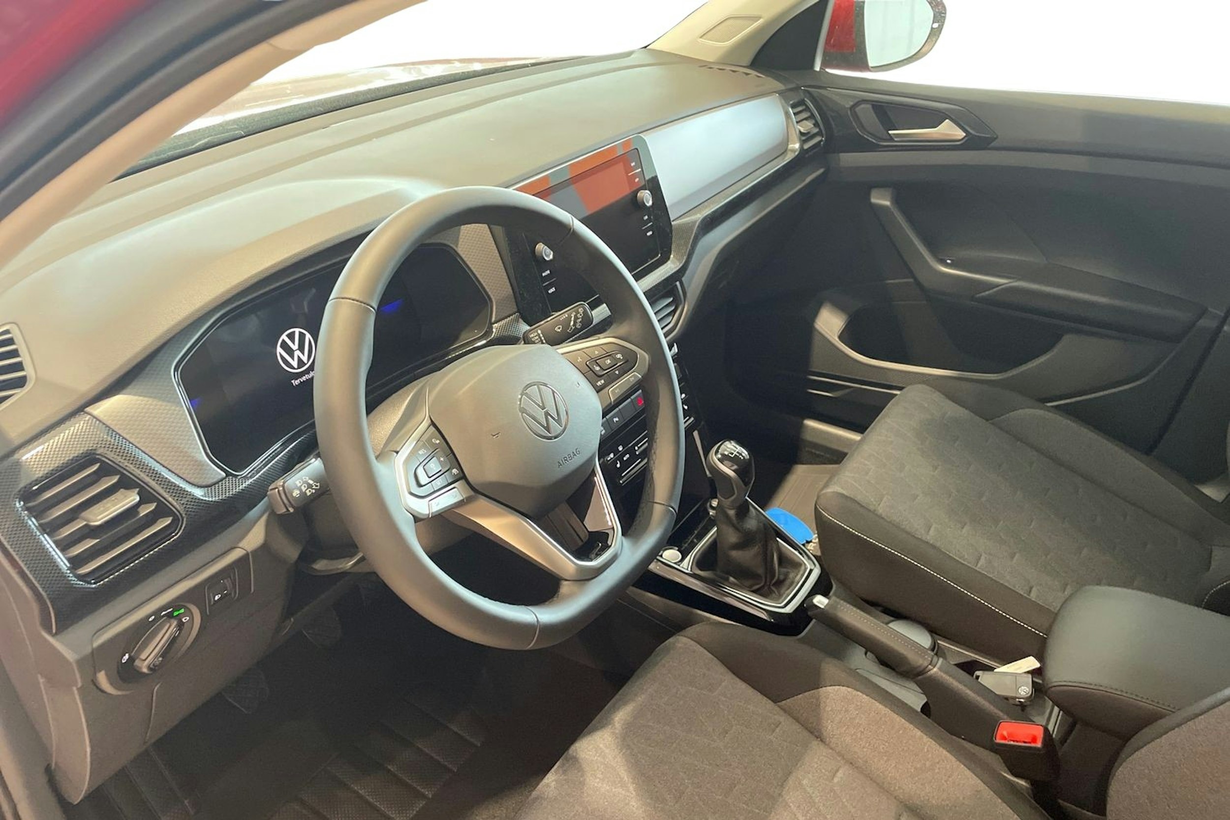 punainen Volkswagen T-Cross 2025 kuva 6.