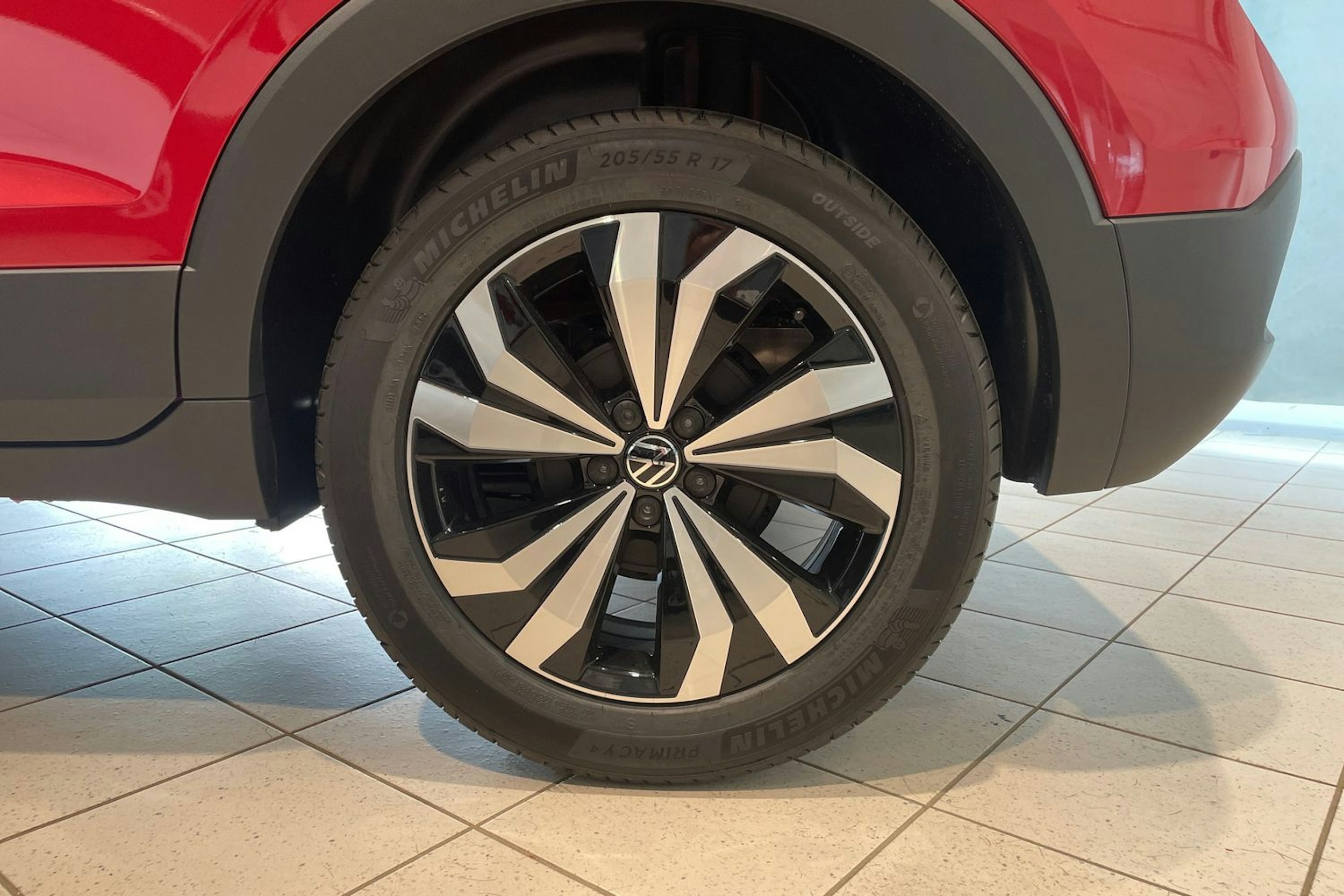 punainen Volkswagen T-Cross 2025 kuva 10.