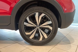 punainen Volkswagen T-Cross 2025 kuva 10.