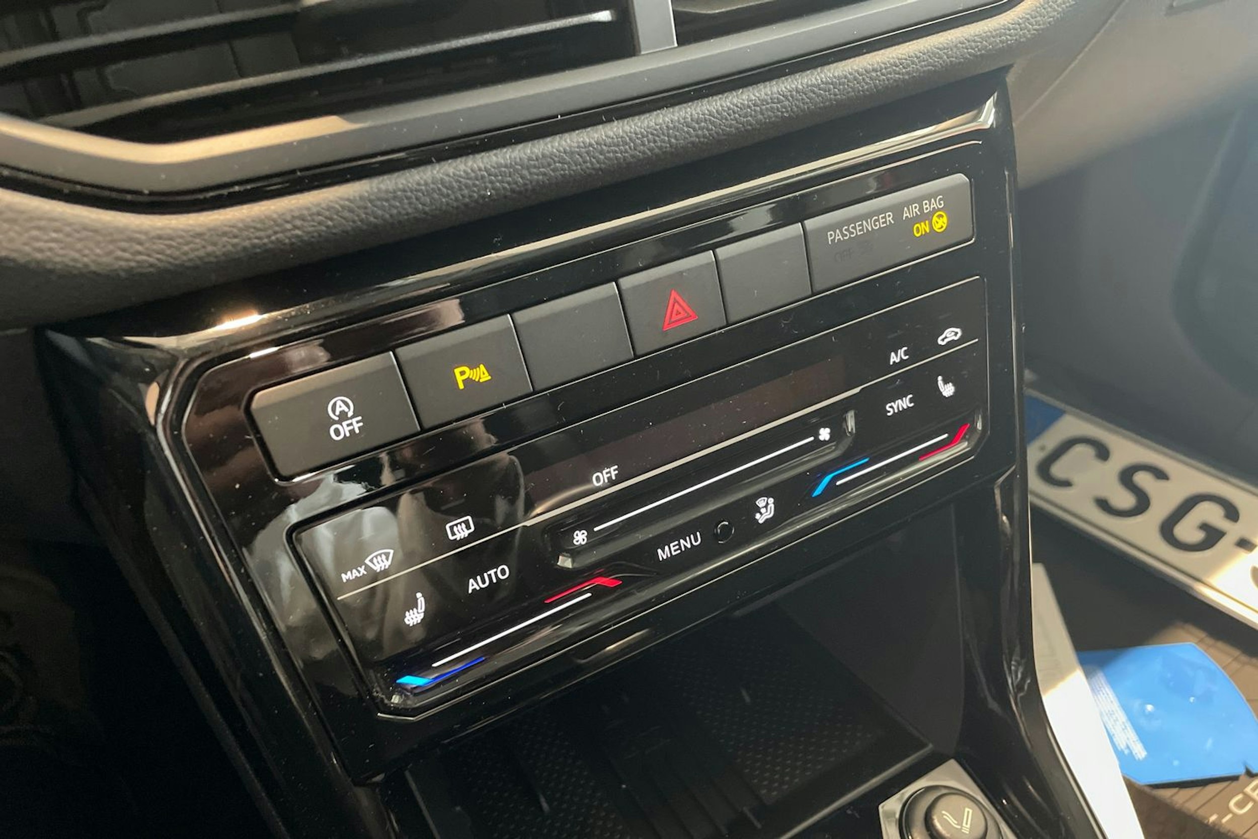 punainen Volkswagen T-Cross 2025 kuva 15.