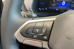 punainen Volkswagen T-Cross 2025 kuva 17.