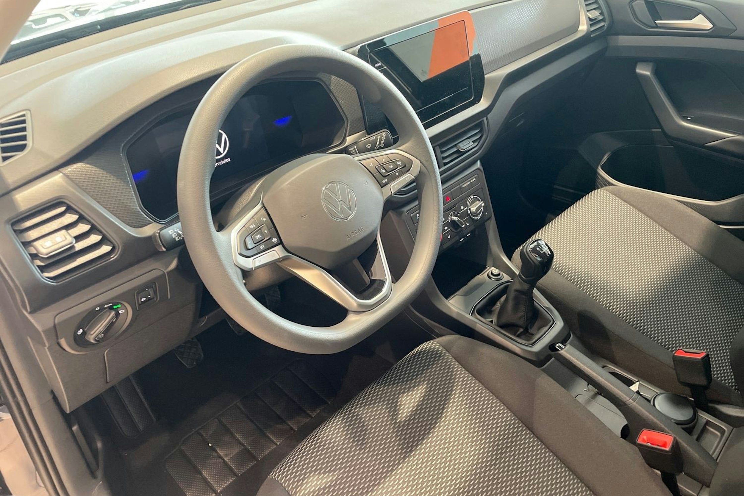 harmaa Volkswagen T-Cross 2025 kuva 6.