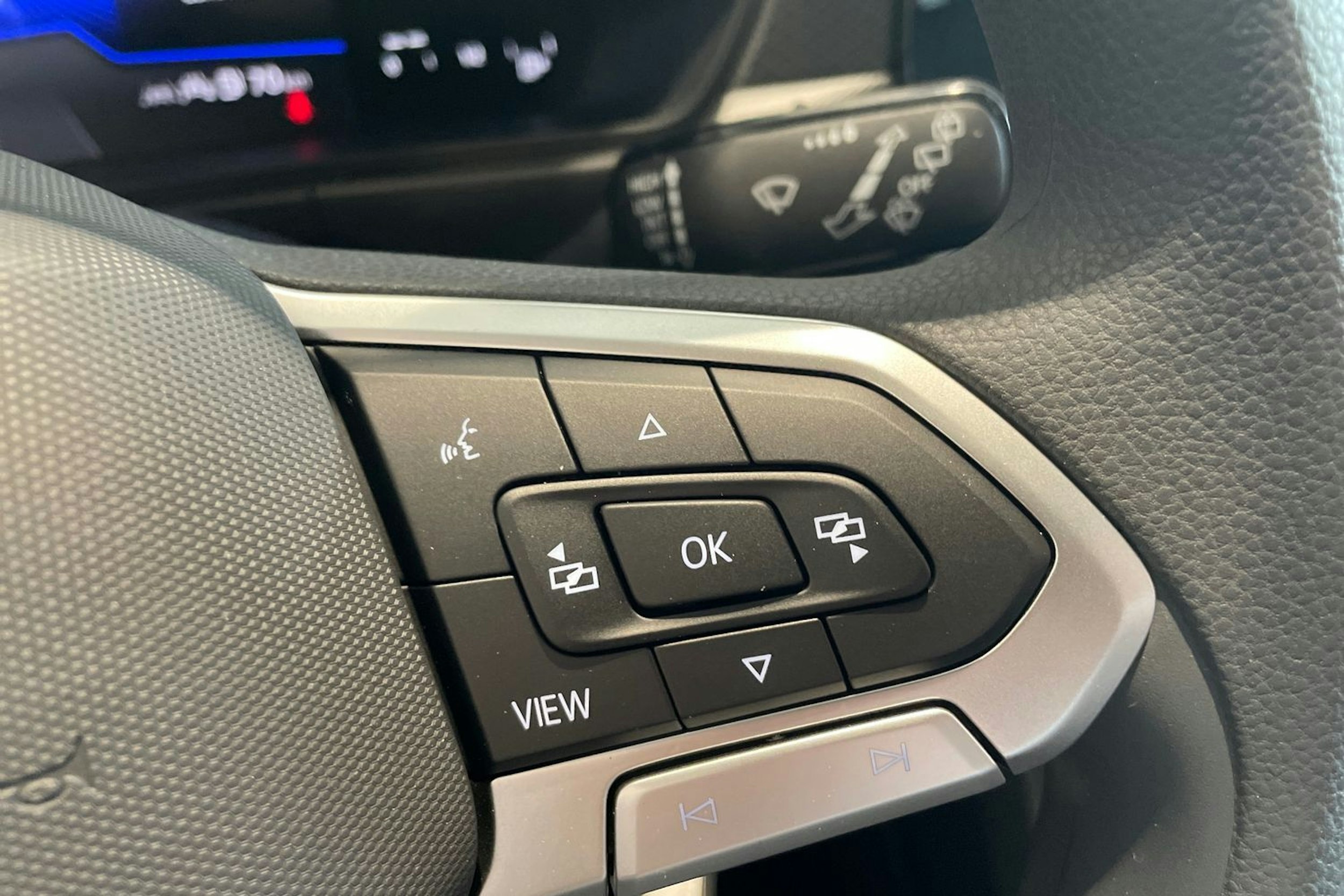 harmaa Volkswagen T-Cross 2025 kuva 16.
