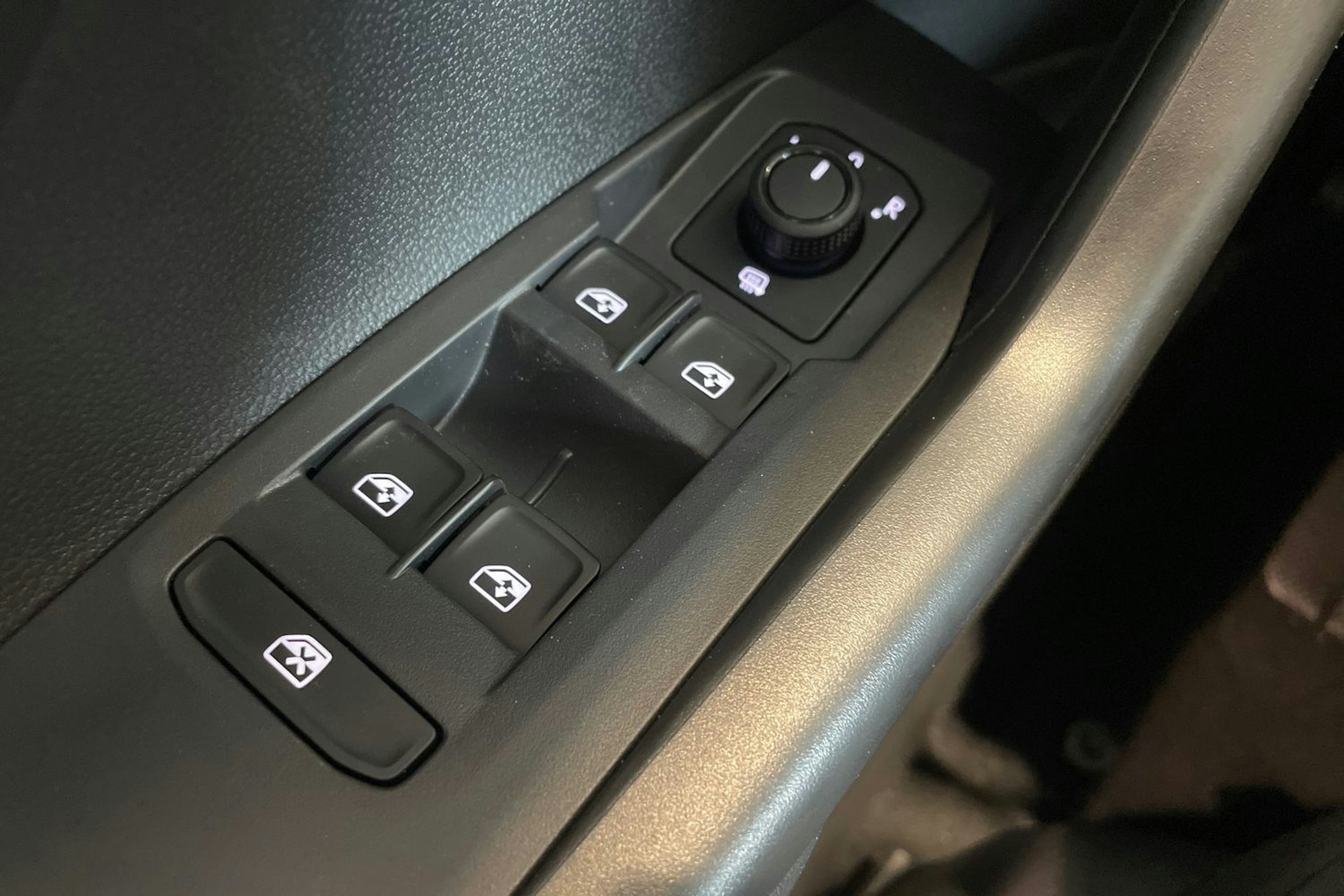 harmaa Volkswagen T-Cross 2025 kuva 18.