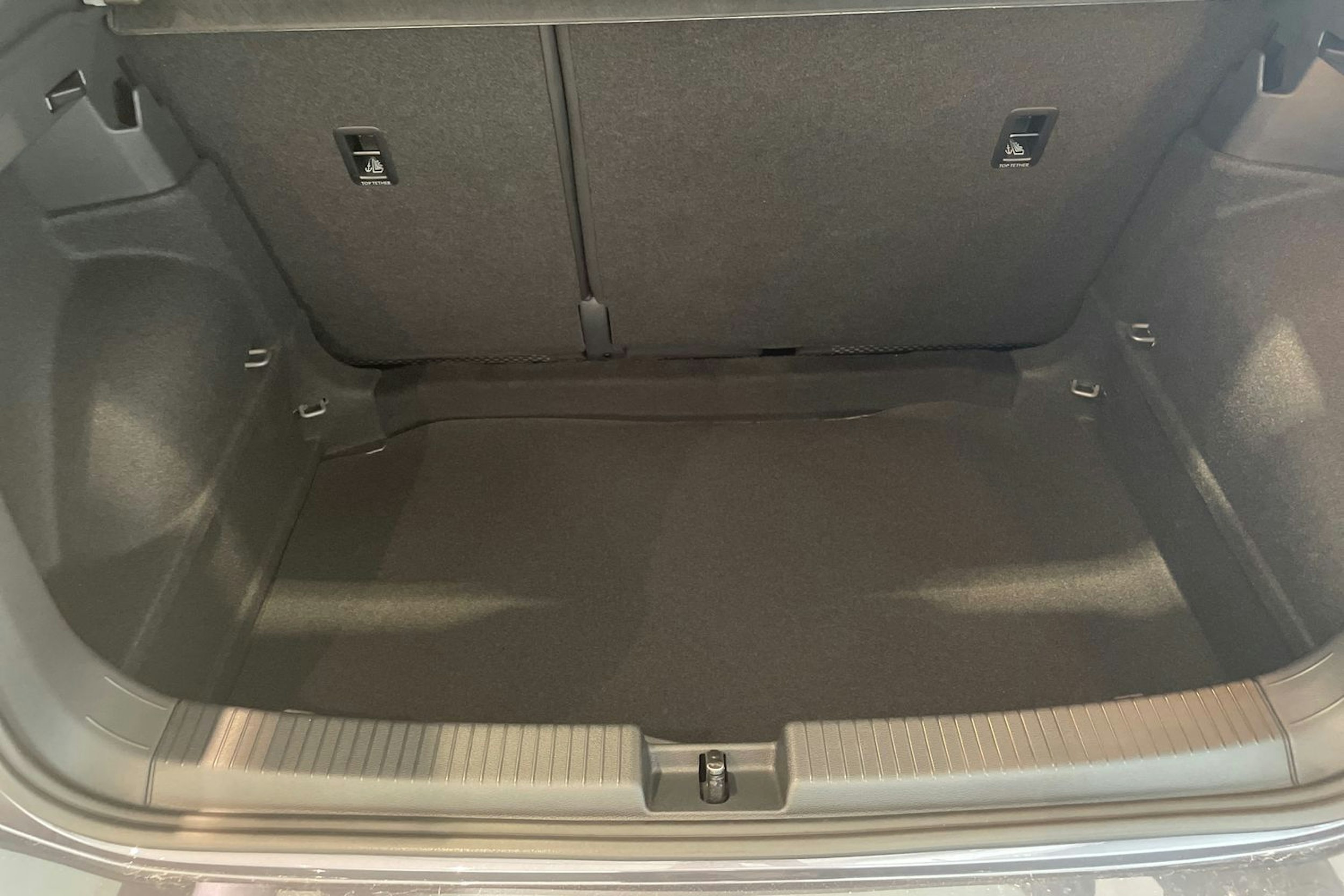 harmaa Volkswagen T-Cross 2025 kuva 19.