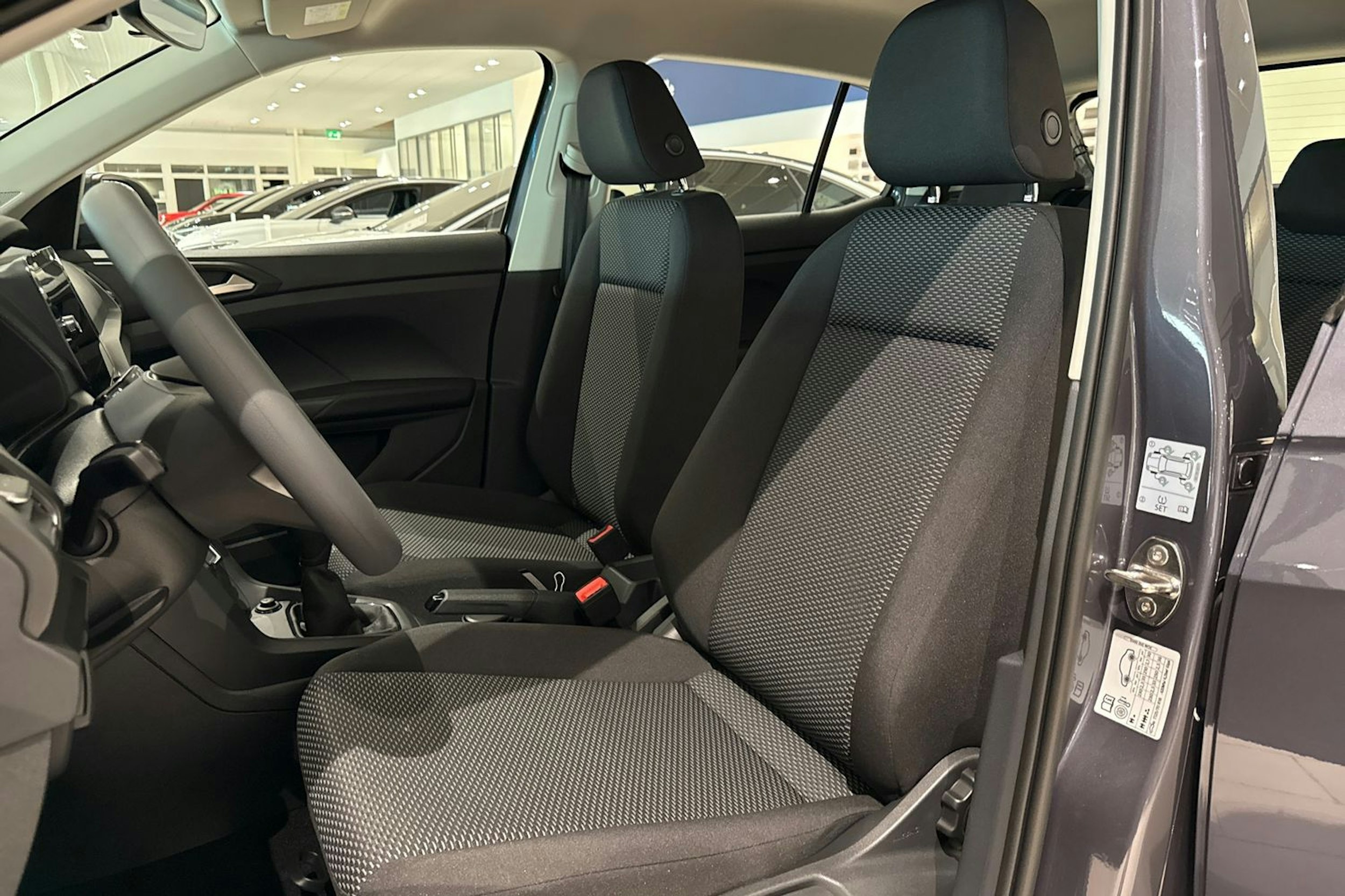 harmaa Volkswagen T-Cross 2025 kuva 11.