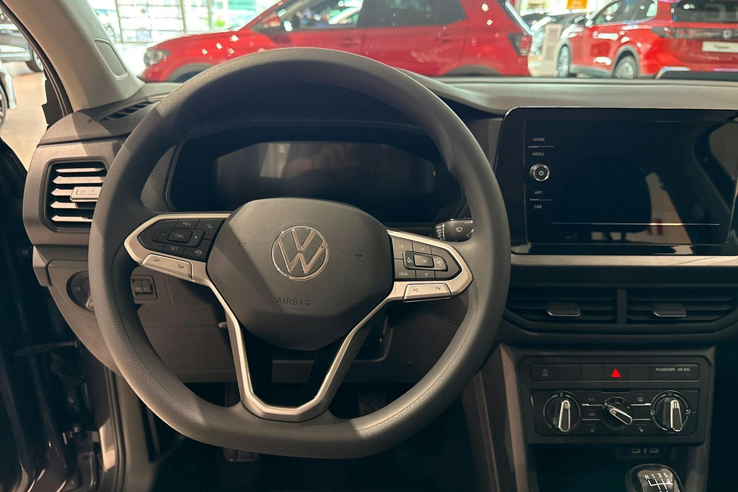 harmaa Volkswagen T-Cross 2025 kuva 13.