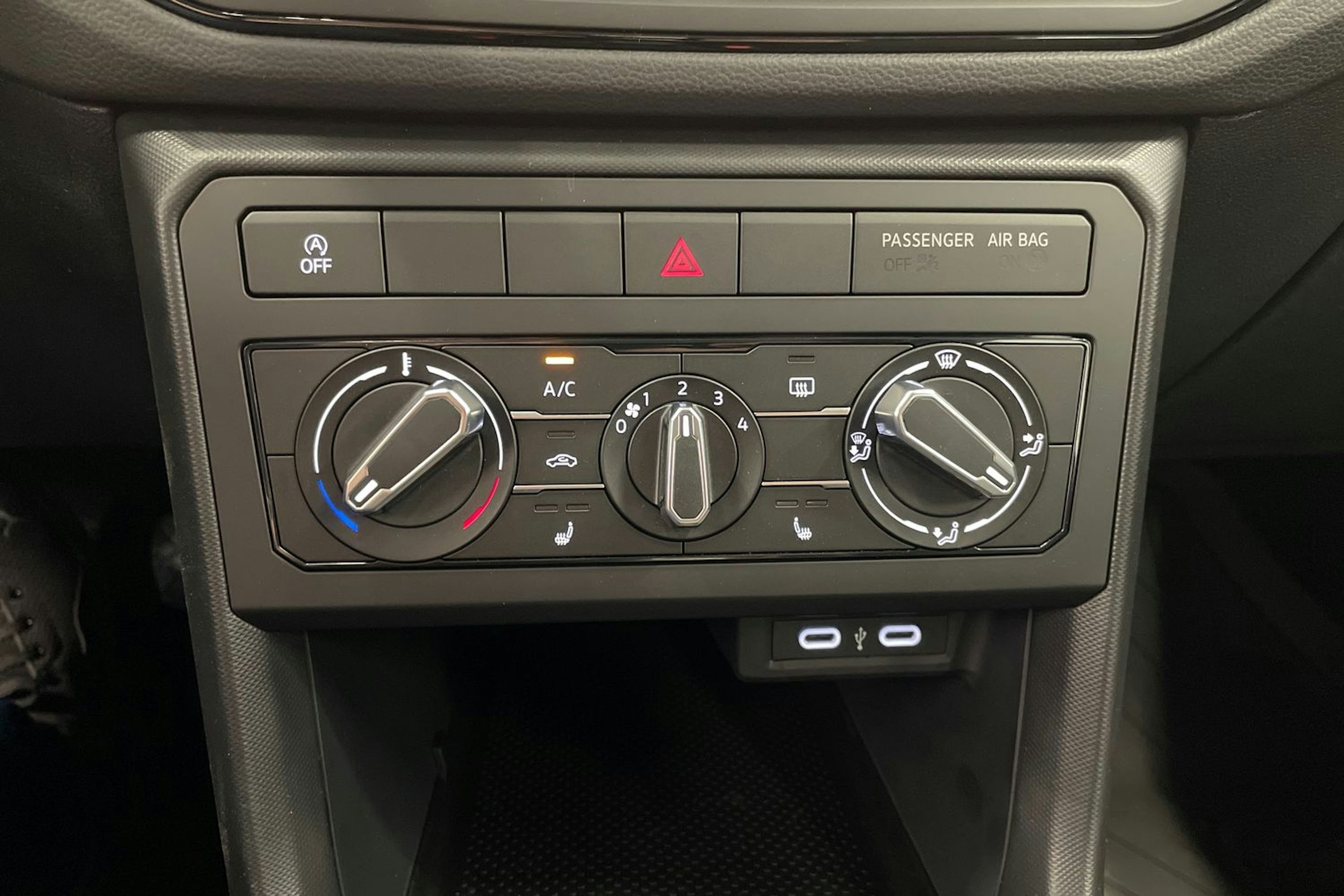 harmaa Volkswagen T-Cross 2025 kuva 15.