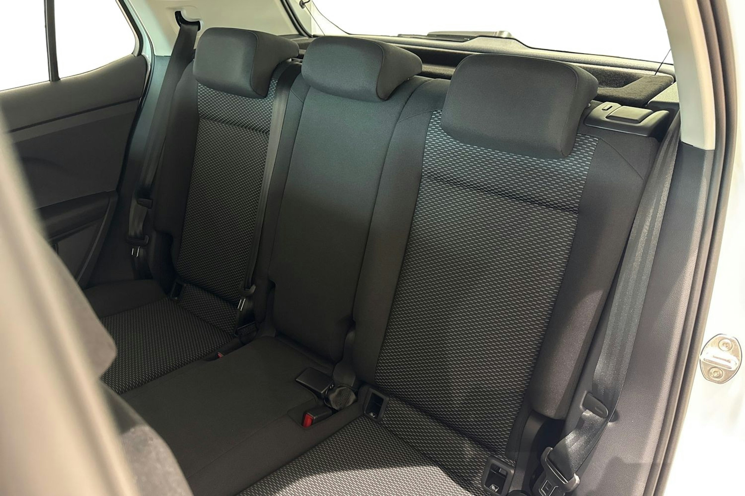 valkoinen Volkswagen T-Cross 2025 kuva 8.