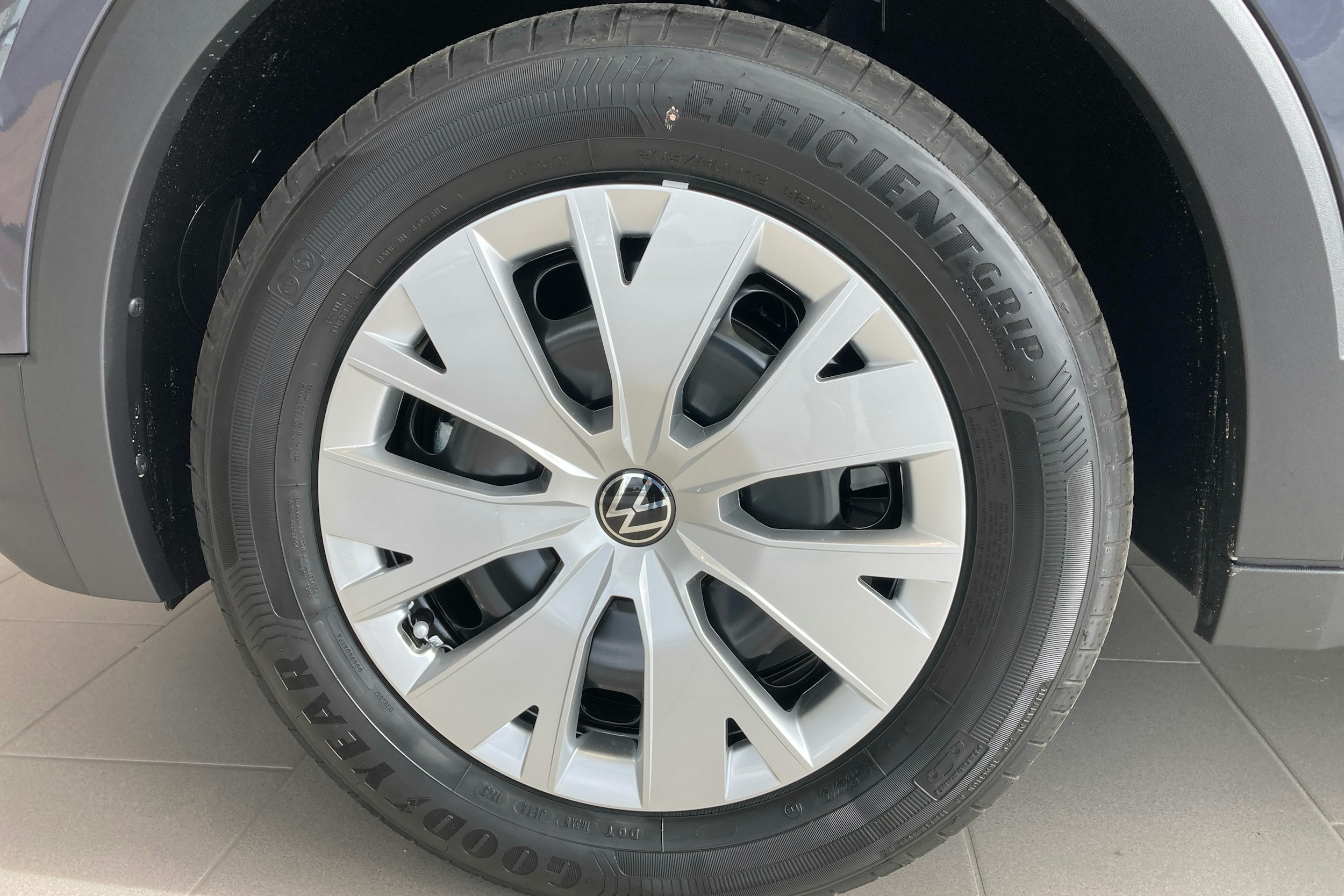 harmaa Volkswagen T-Cross 2025 kuva 10.