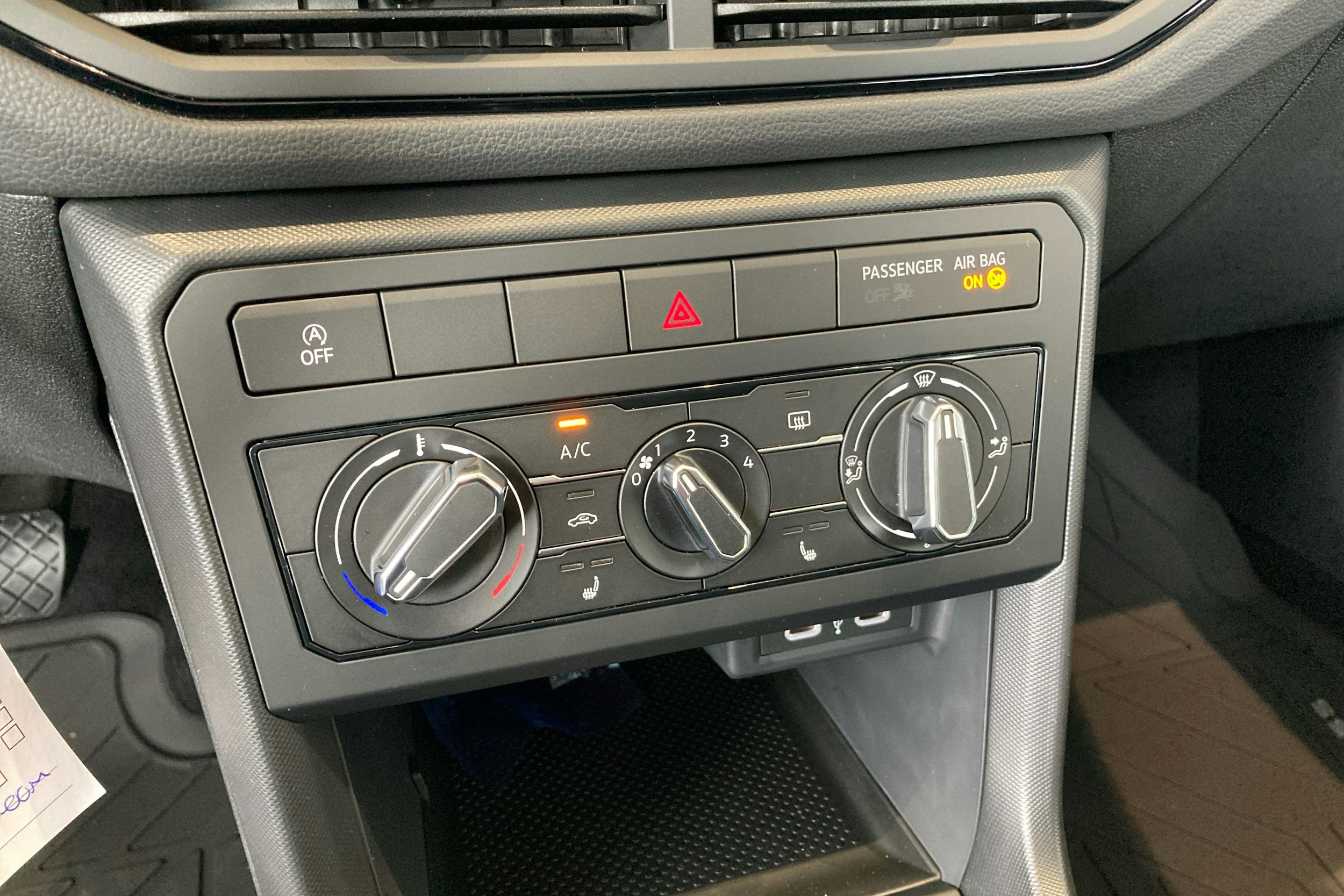 harmaa Volkswagen T-Cross 2025 kuva 15.