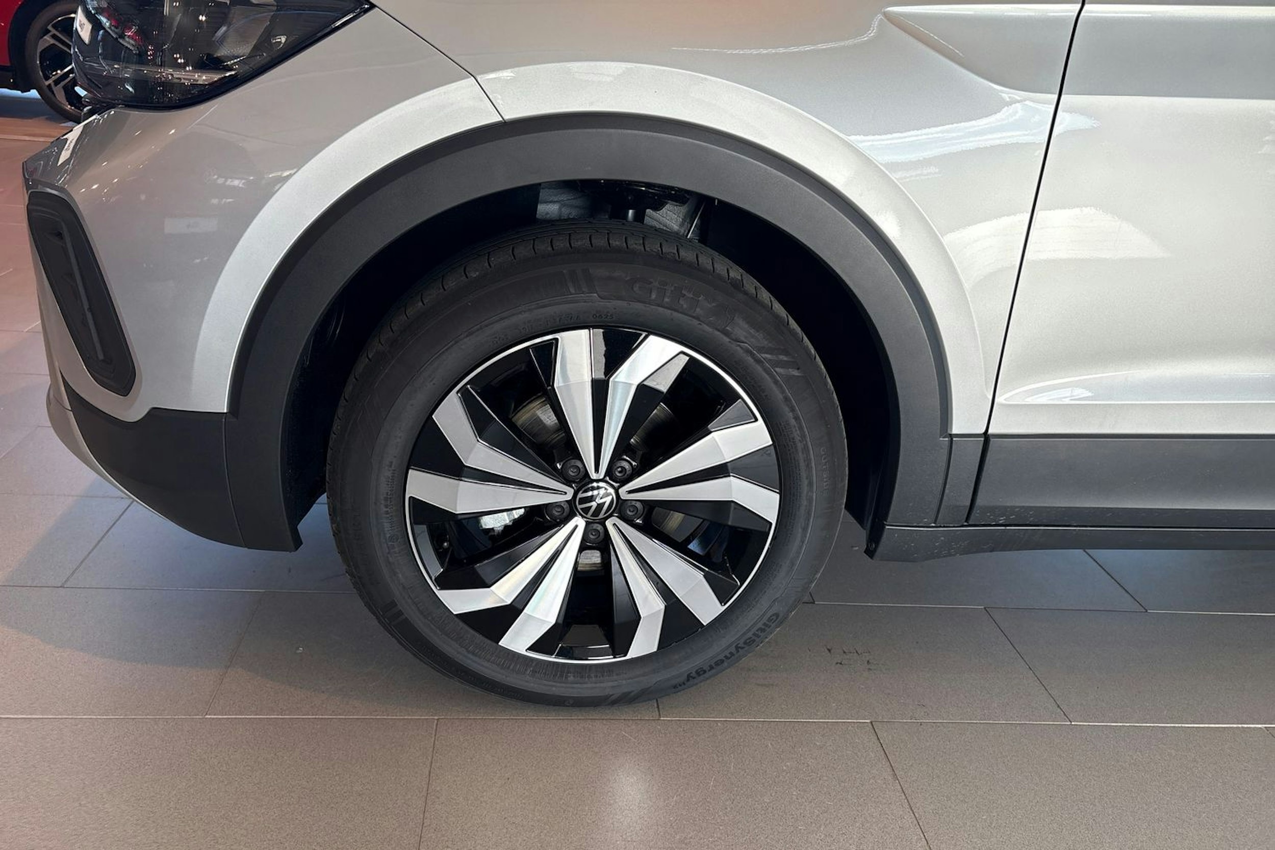 harmaa Volkswagen T-Cross 2025 kuva 9.