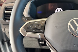 harmaa Volkswagen T-Cross 2025 kuva 13.