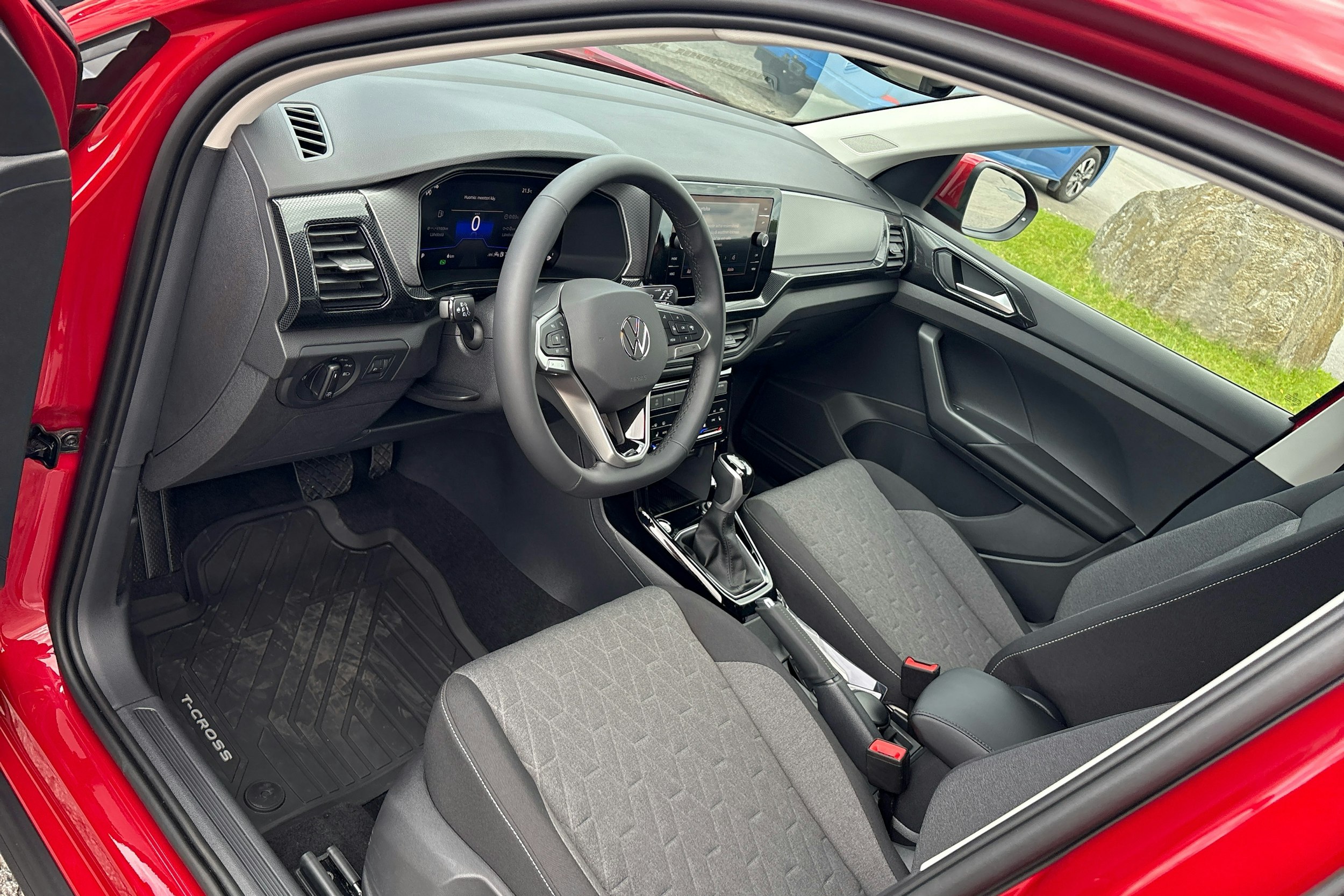 punainen Volkswagen T-Cross 2025 kuva 6.