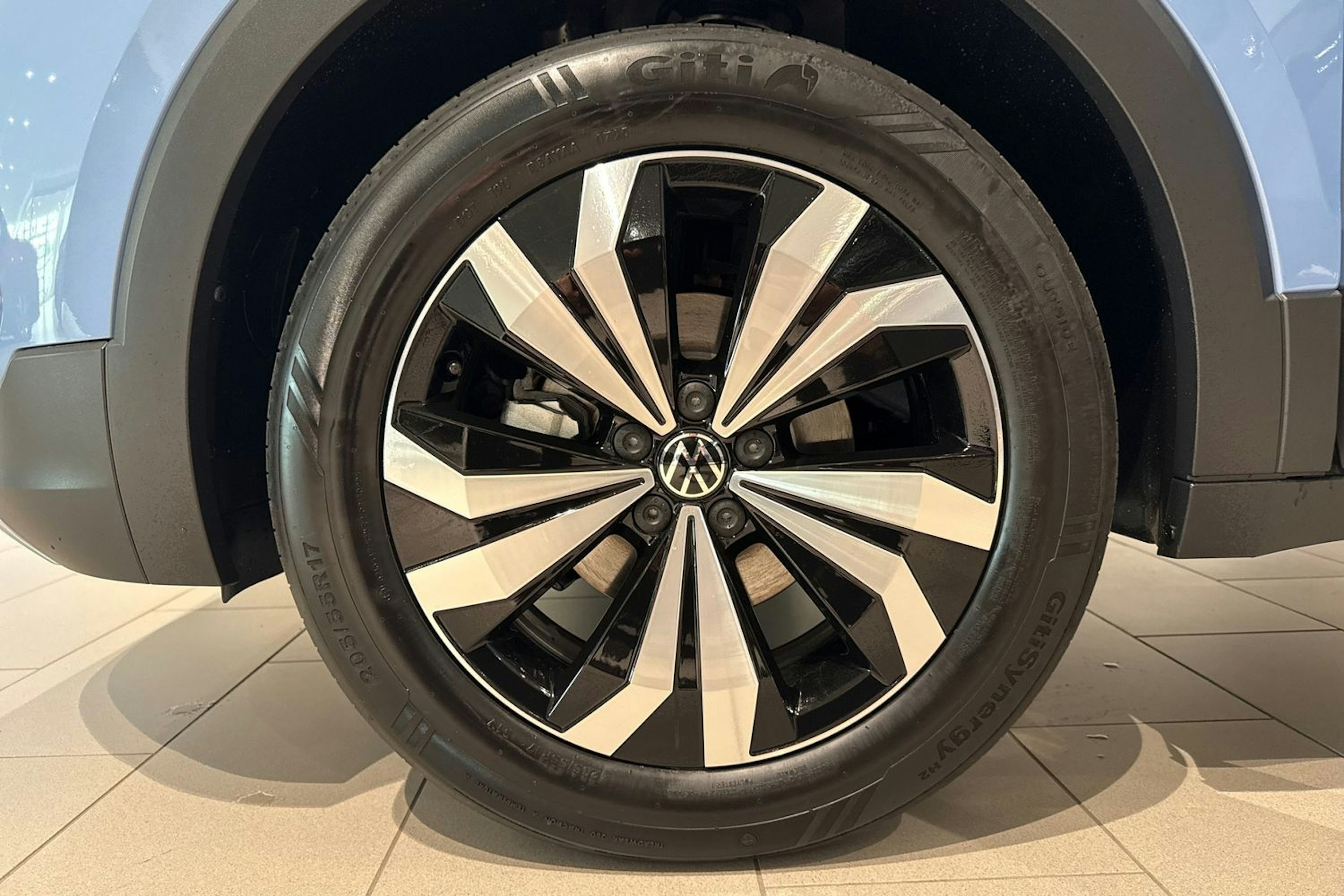sininen Volkswagen T-Cross 2025 kuva 10.
