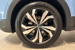 sininen Volkswagen T-Cross 2025 kuva 10.