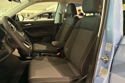 sininen Volkswagen T-Cross 2025 kuva 11.